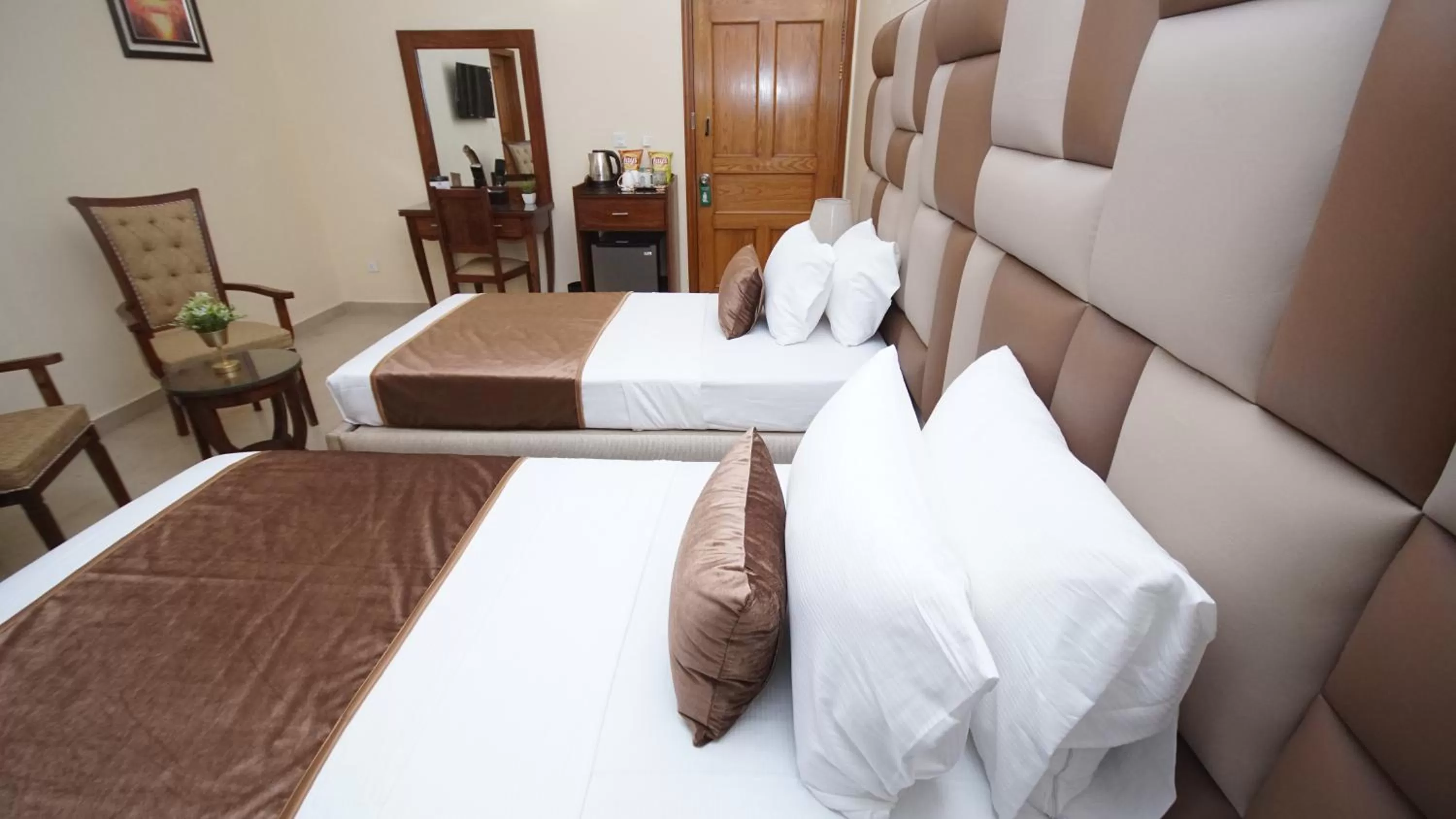 Bed in World Inn Karachi