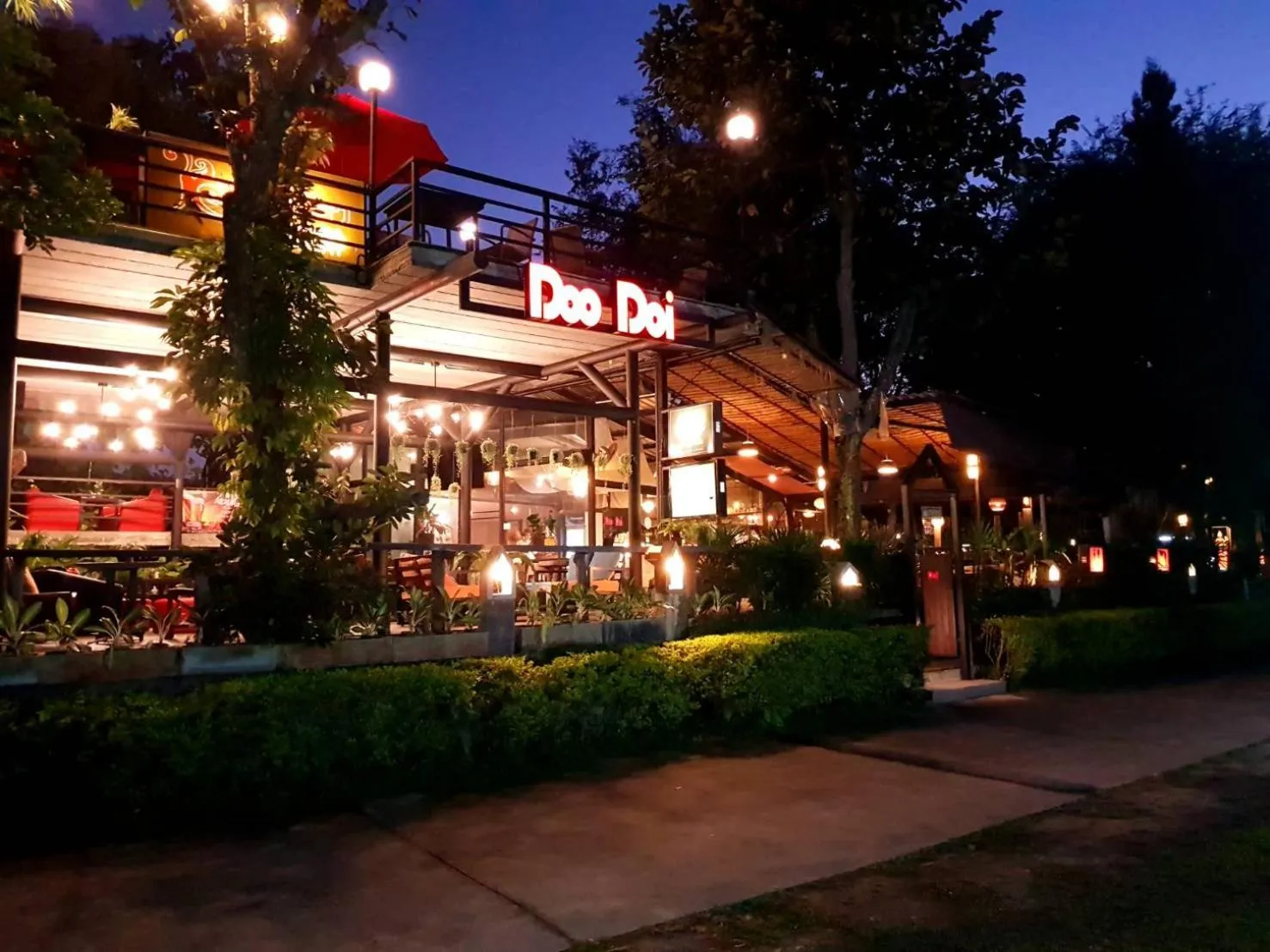 Restaurant/places to eat in Kireethara Boutique Resort