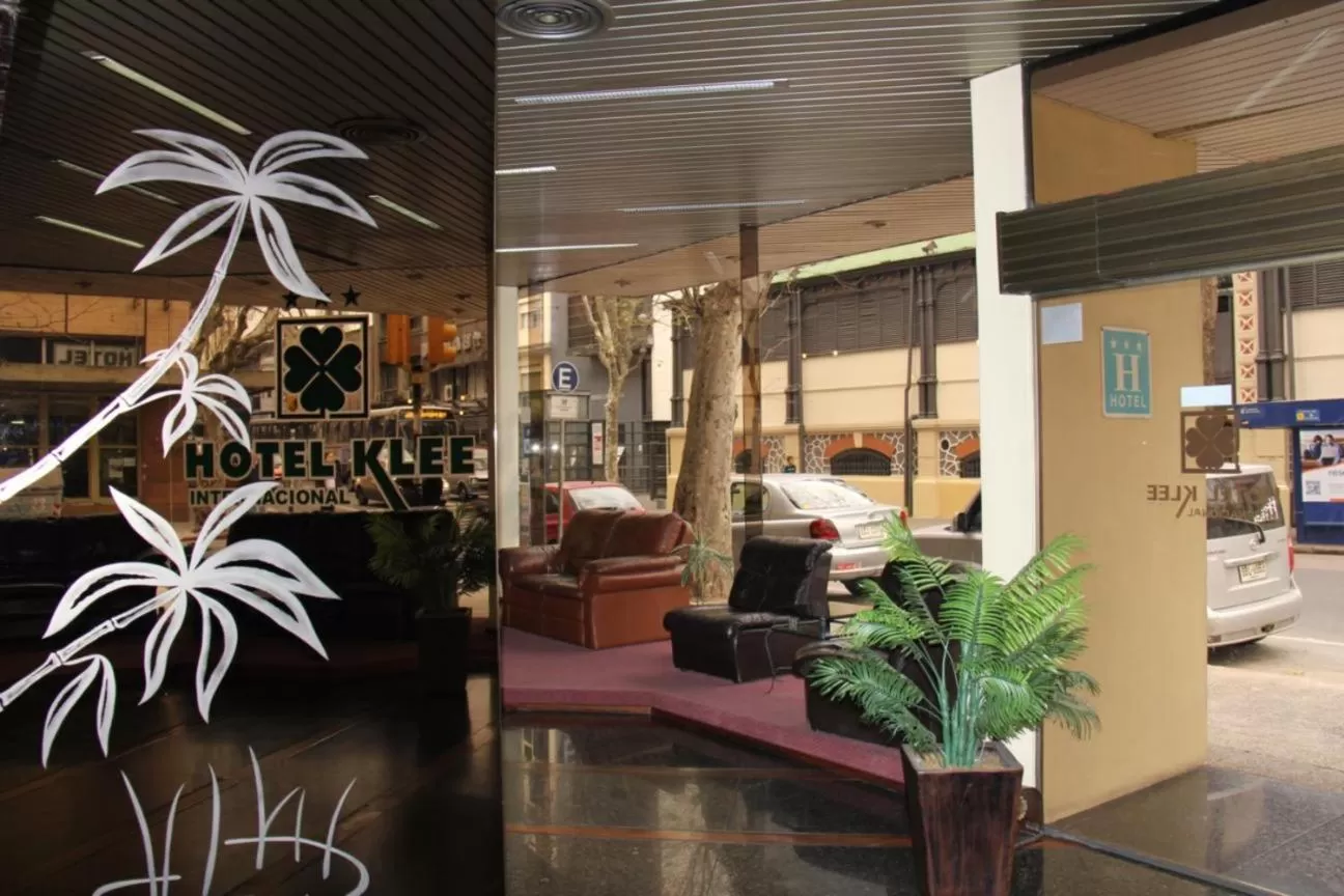 Communal lounge/ TV room in Hotel Klee