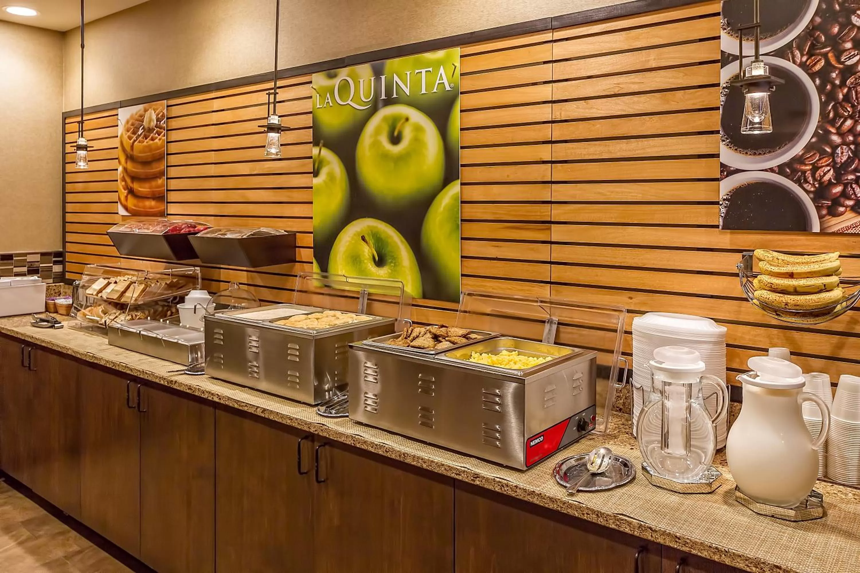 Breakfast in La Quinta by Wyndham Pigeon Forge