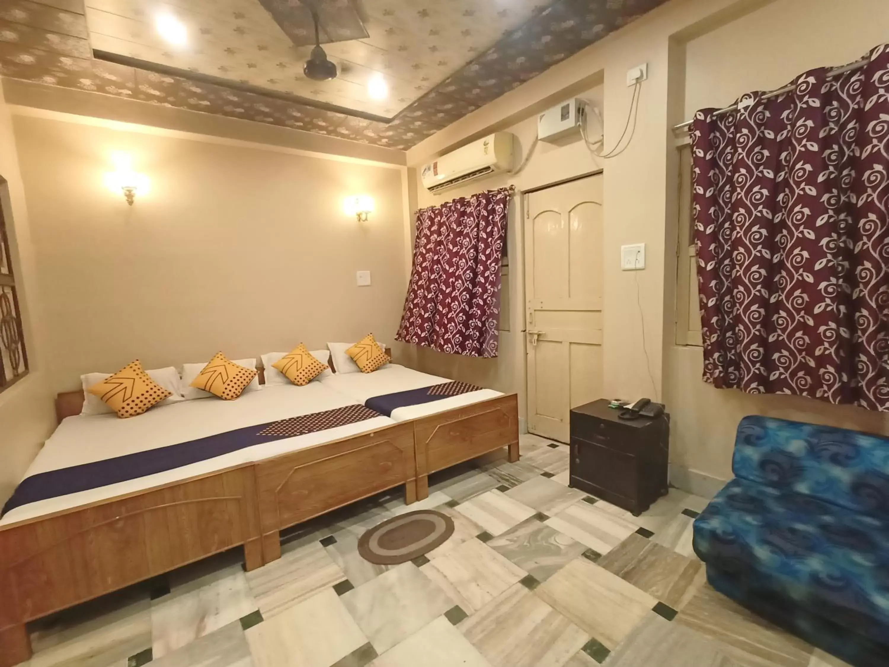 Family Room with Balcony in Hotel Aakash Ganga Family Room with Balcony in Hotel Aakash Ganga