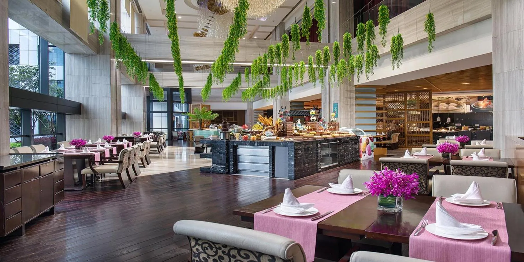 Restaurant/places to eat in Crowne Plaza Huangshan Yucheng by IHG