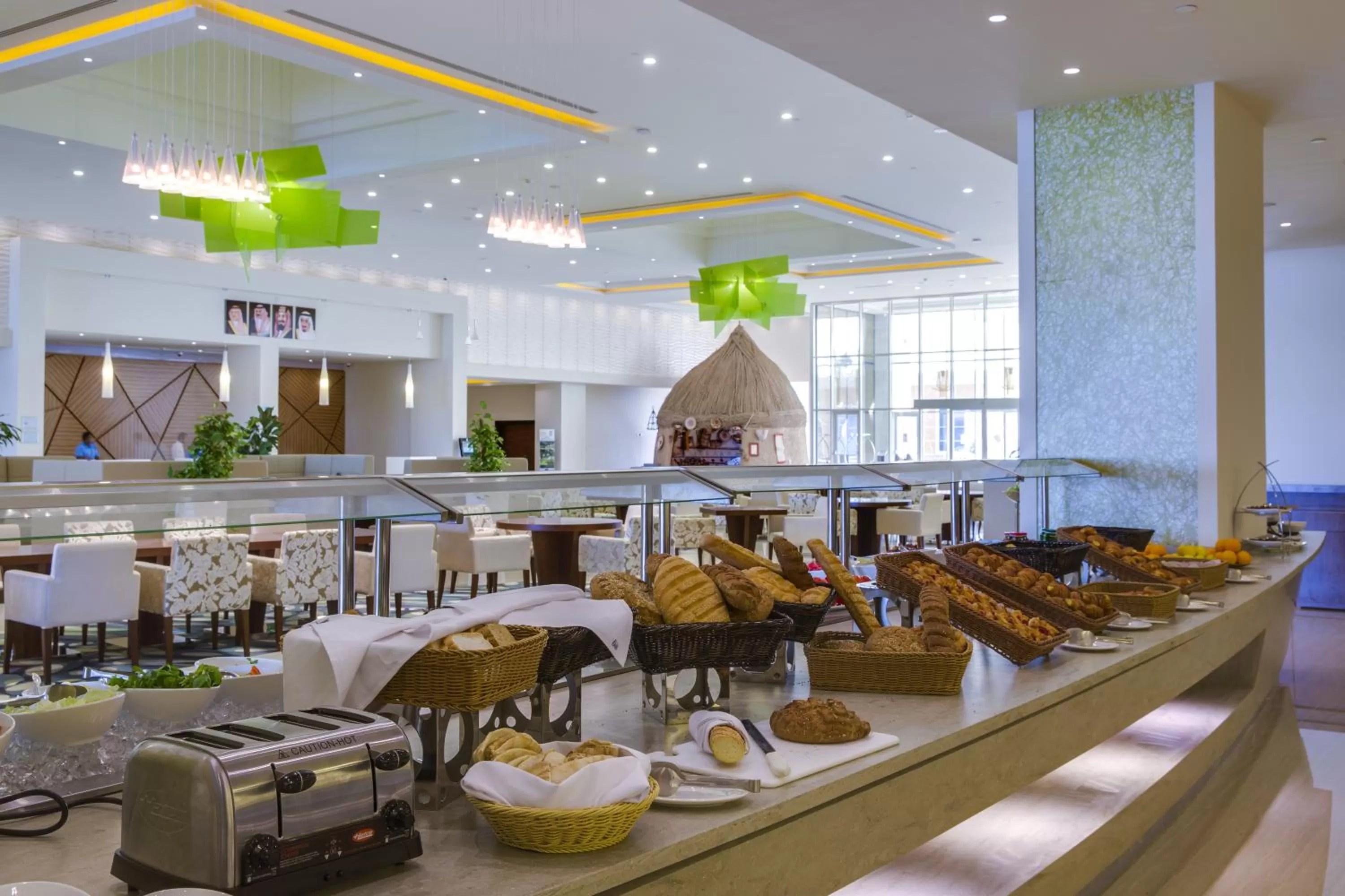 Restaurant/places to eat in Radisson Blu Resort Jizan