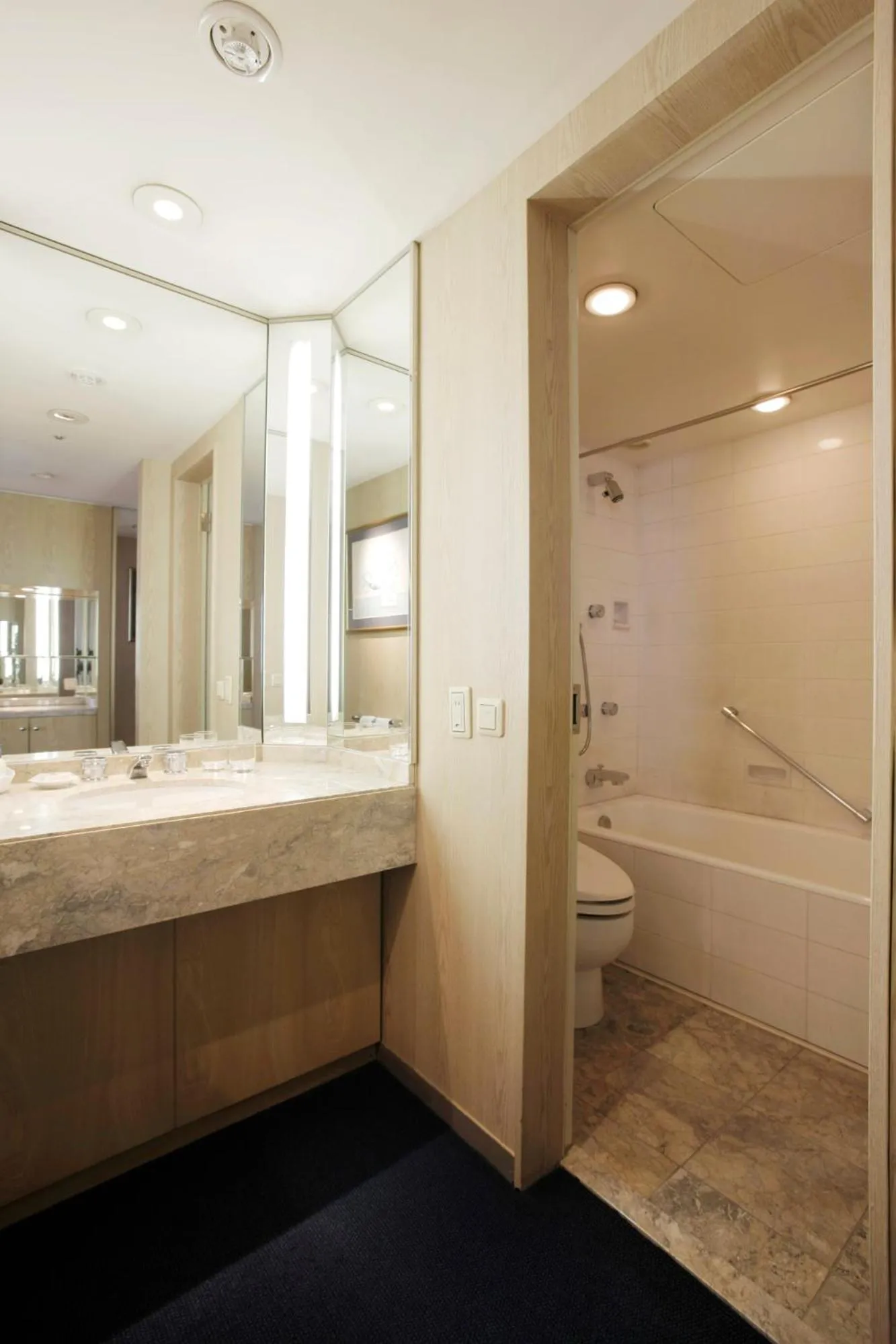 Bathroom in Hotel New Grand