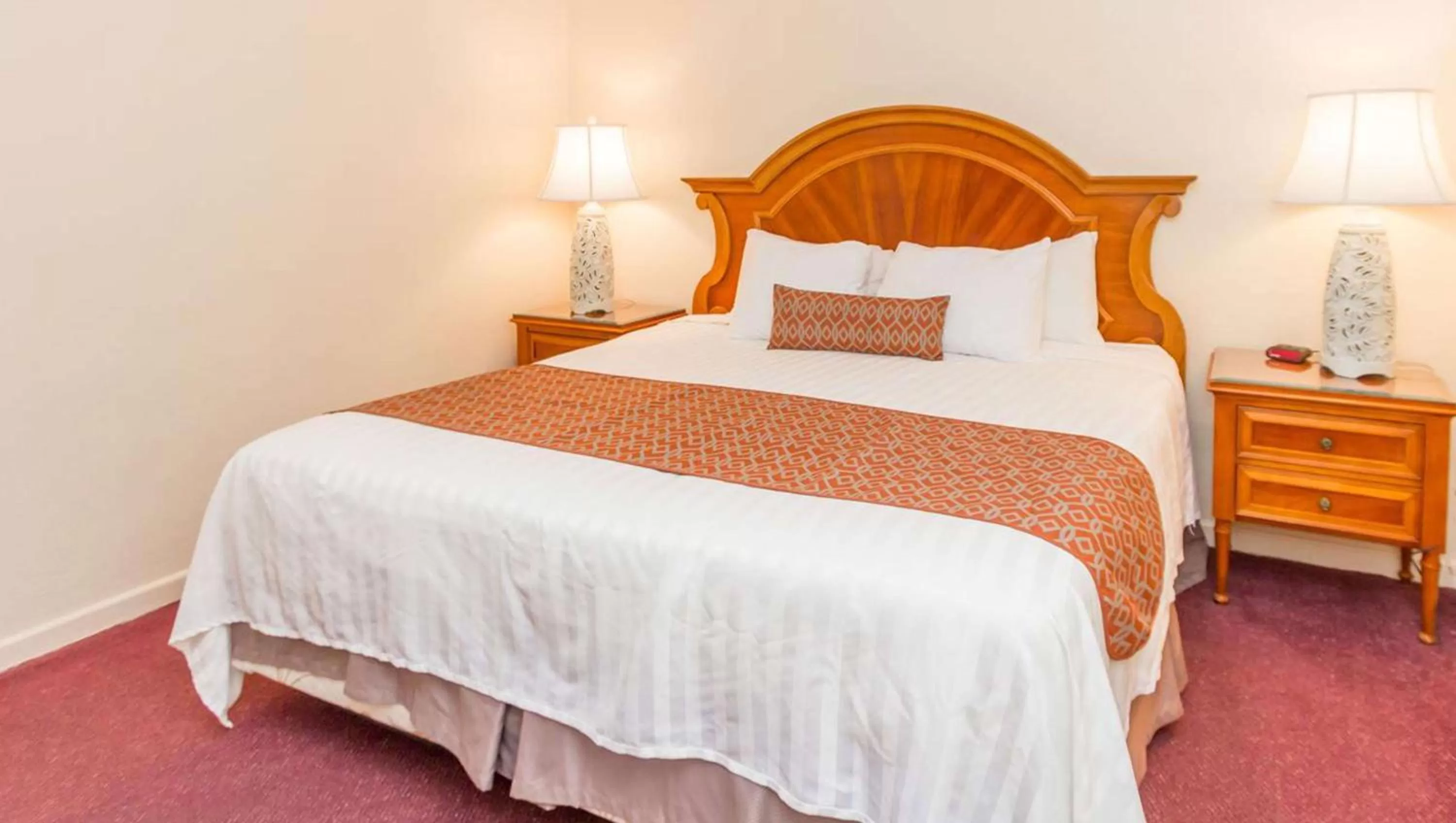 Photo of the whole room, Bed in Belleair Beach Resort Motel