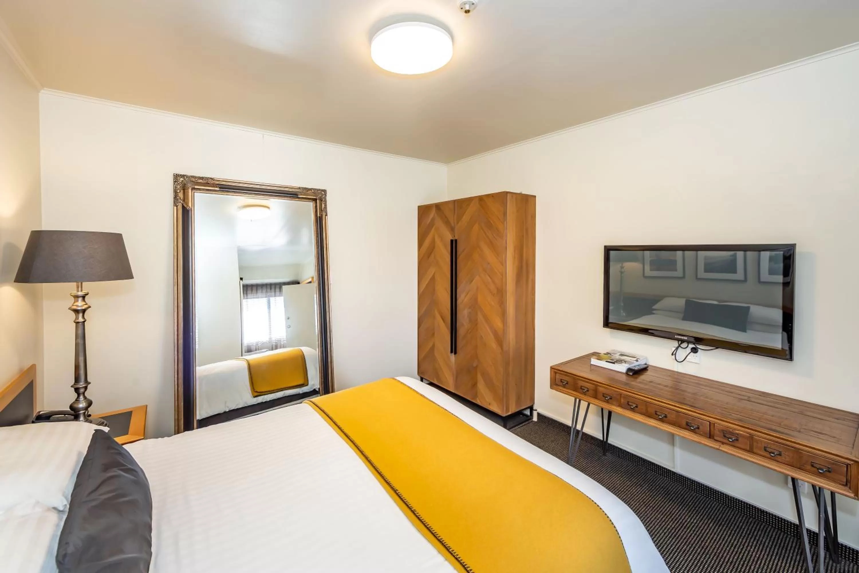 Bed in The Ashley Hotel Greymouth