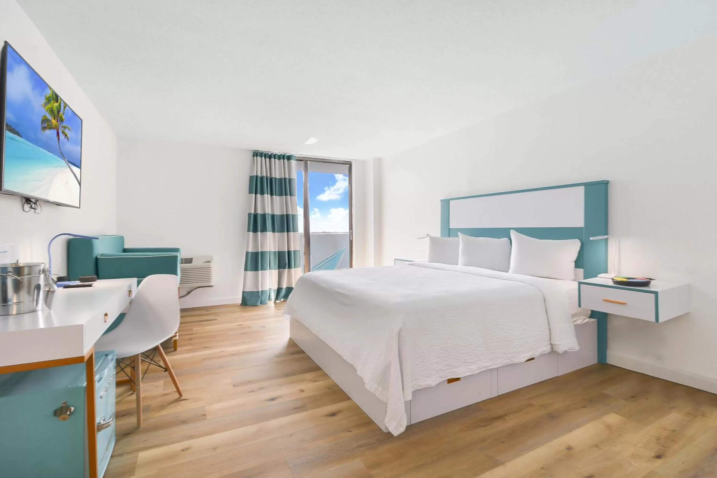 Photo of the whole room, Bed in Chateau Mar Golf Resort, Trademark Collection by Wyndham