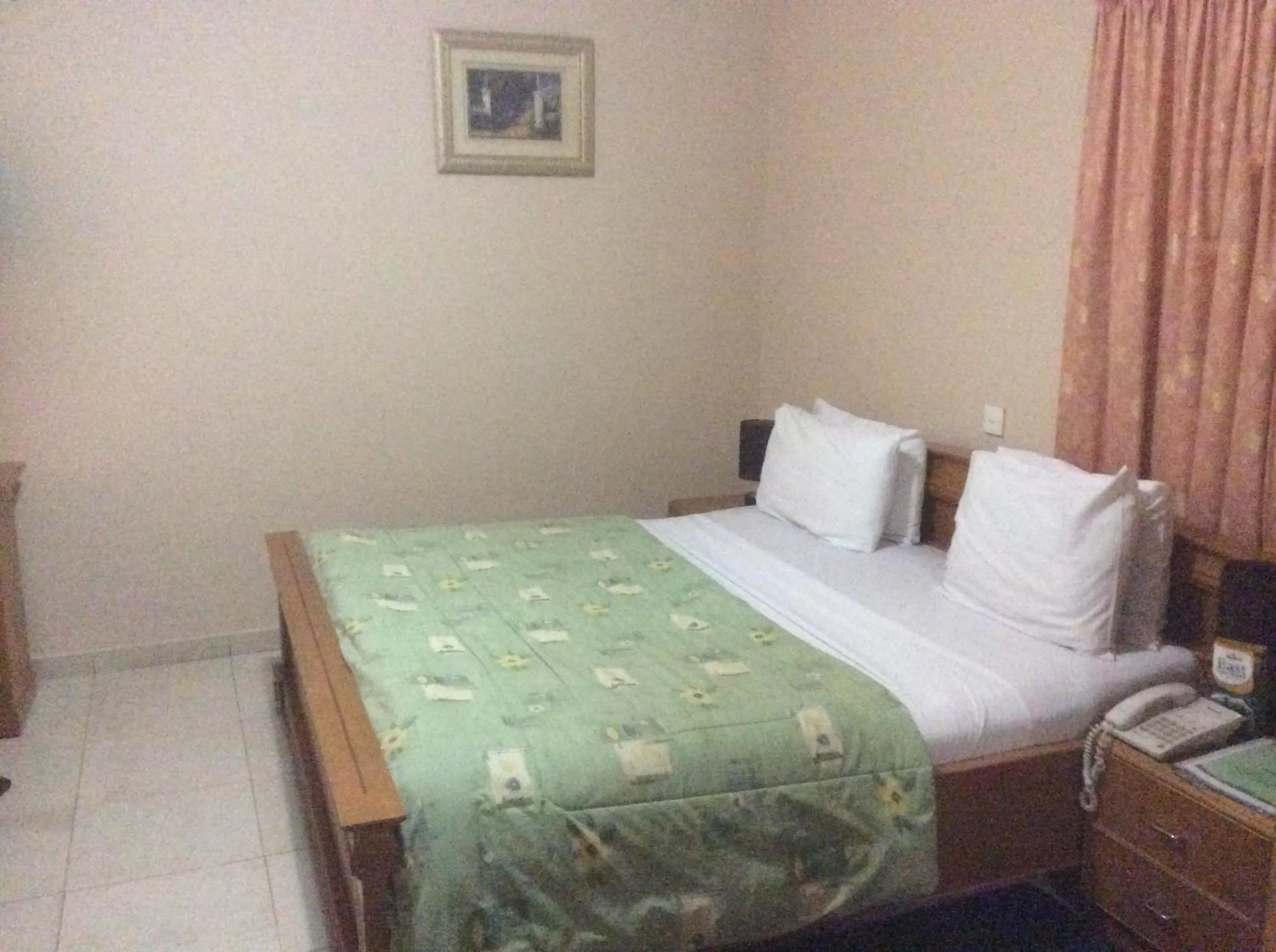 Bedroom, Bed in Eastgate Hotel