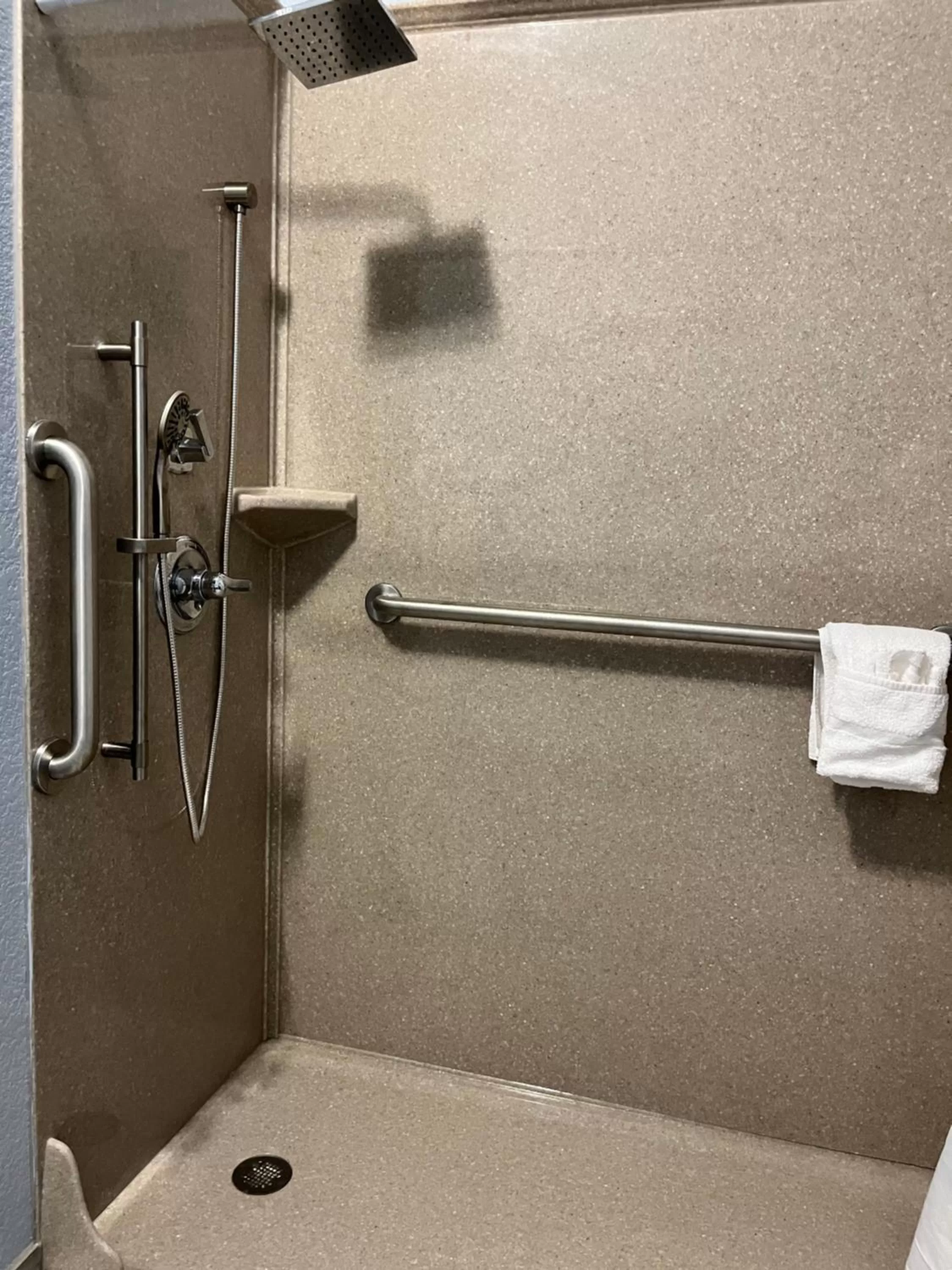 Bathroom in Garnett Hotel & RV Park