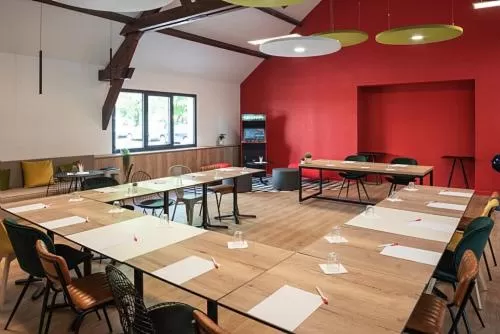Meeting/conference room in ibis Beaune Centre