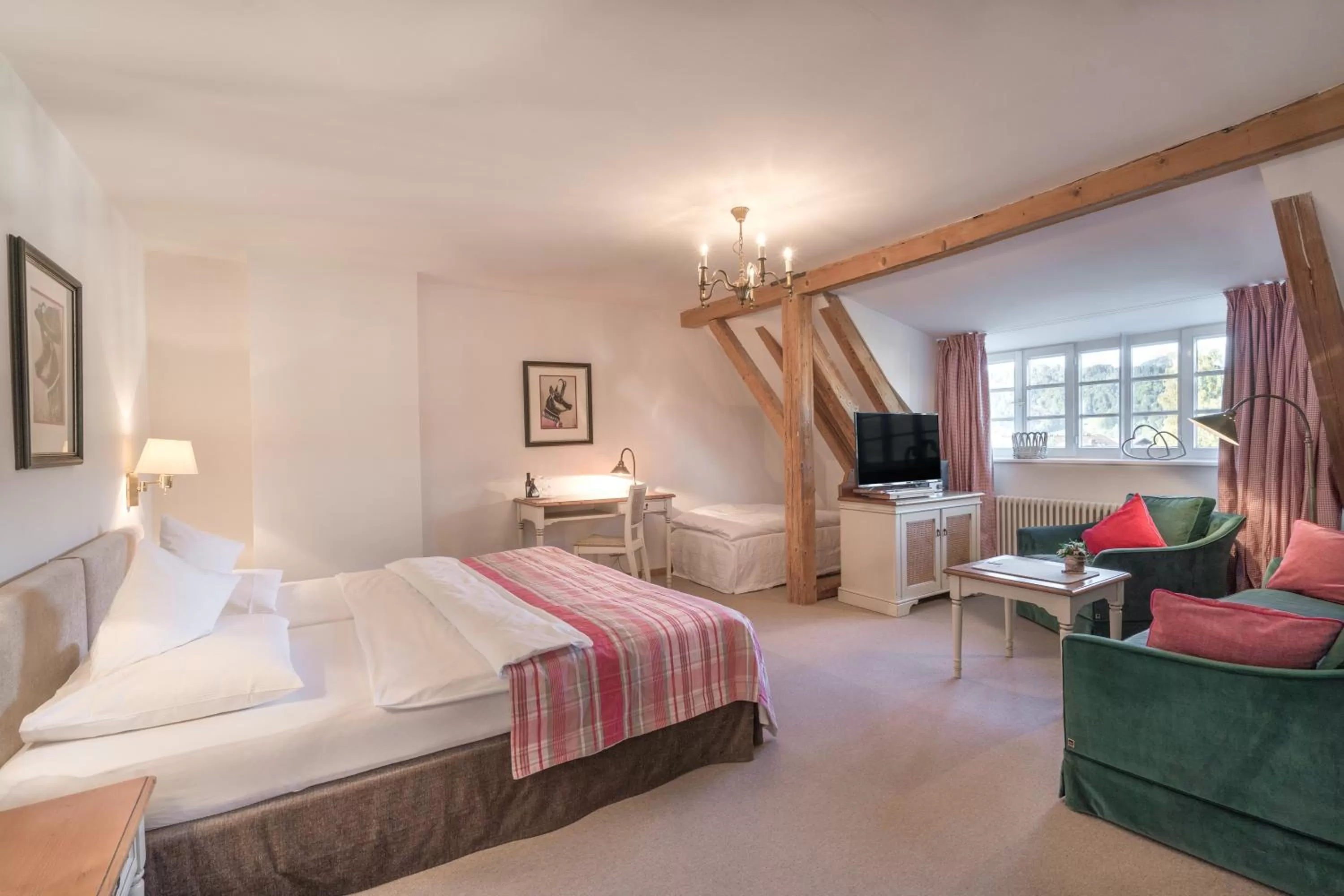 Photo of the whole room, Bed in Geldernhaus Hotel garni