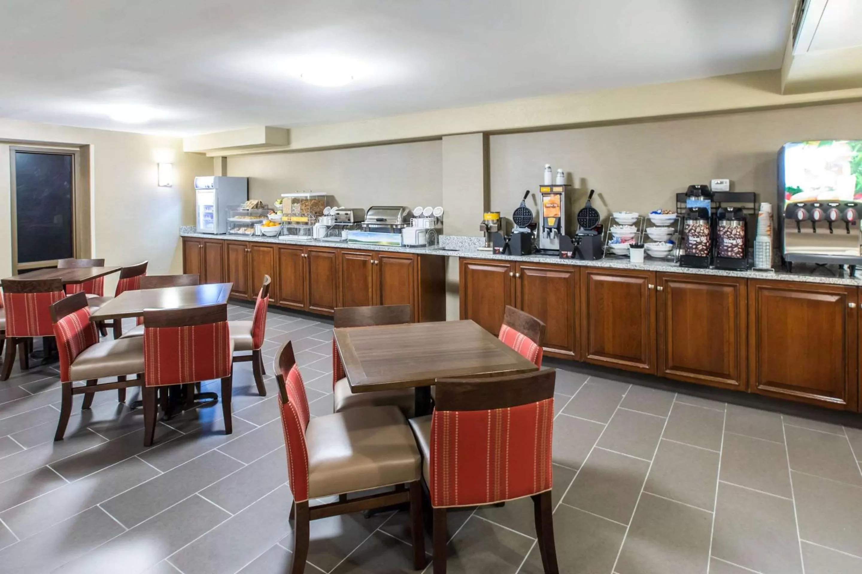 Restaurant/places to eat in Comfort Inn & Suites Knoxville West