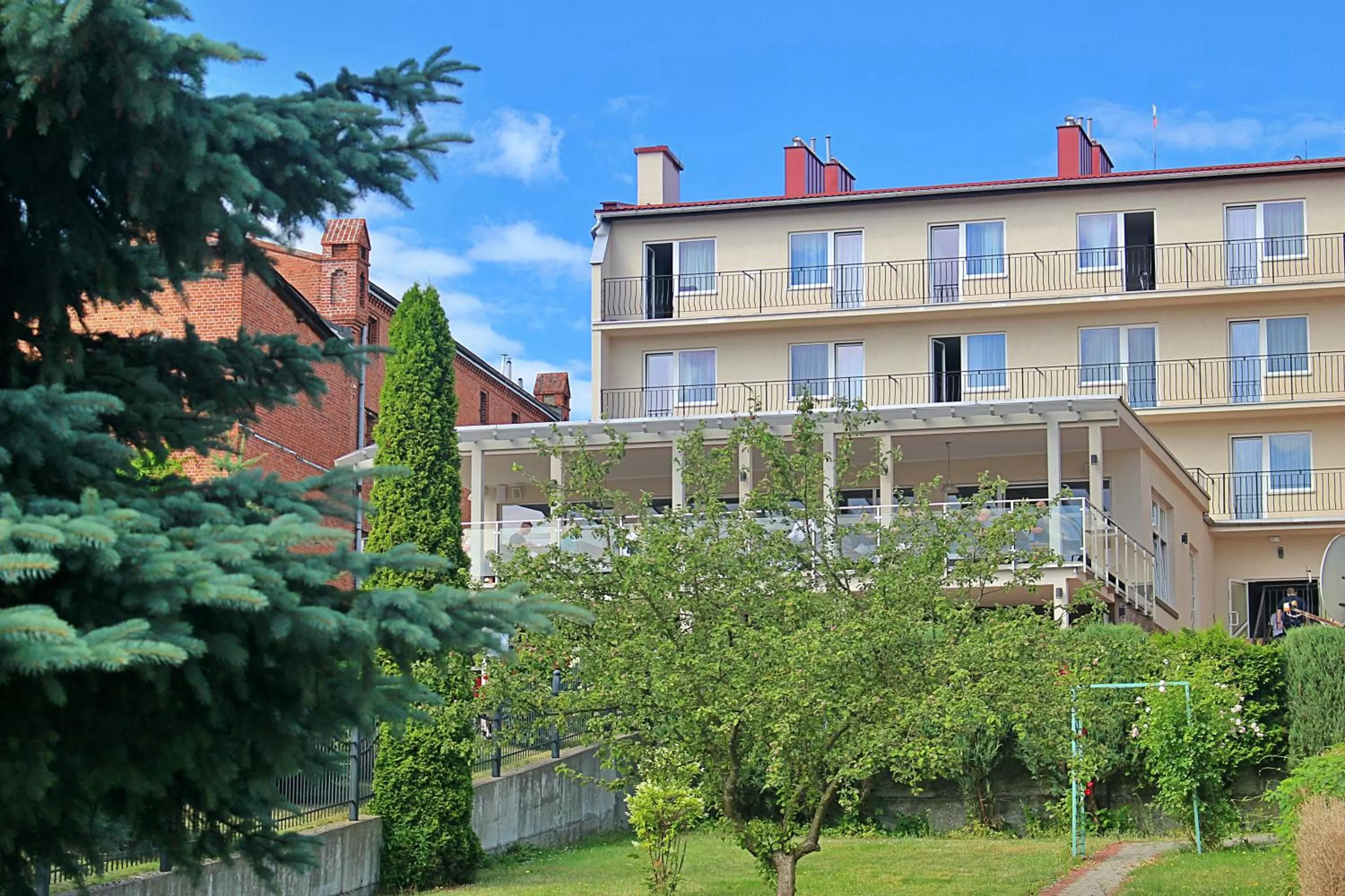 Property building in Hotel Huszcza