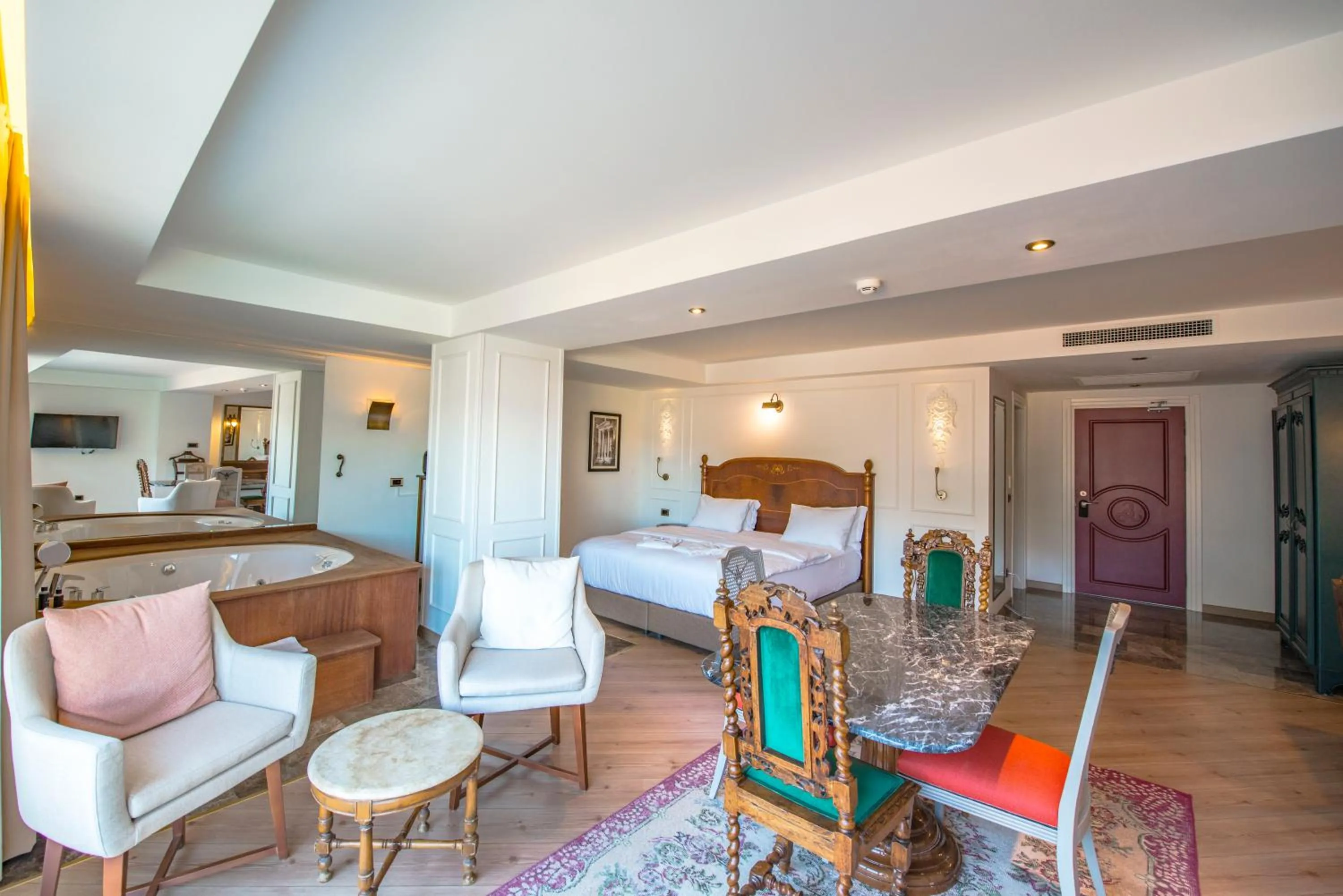 Bedroom, Bed in Casa Margot Hotel - Adults Only