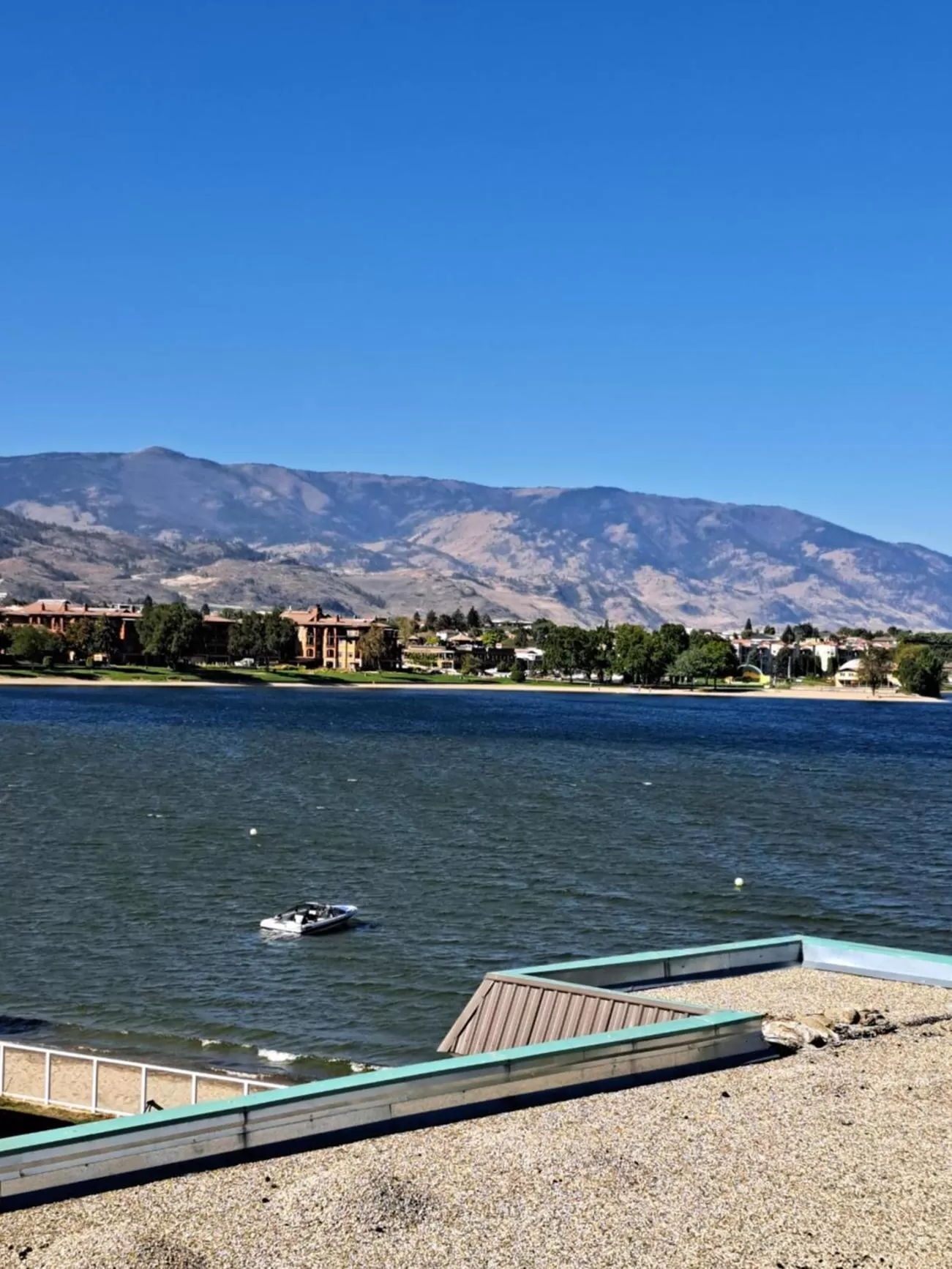 Lake view in Richter Pass Beach Resort
