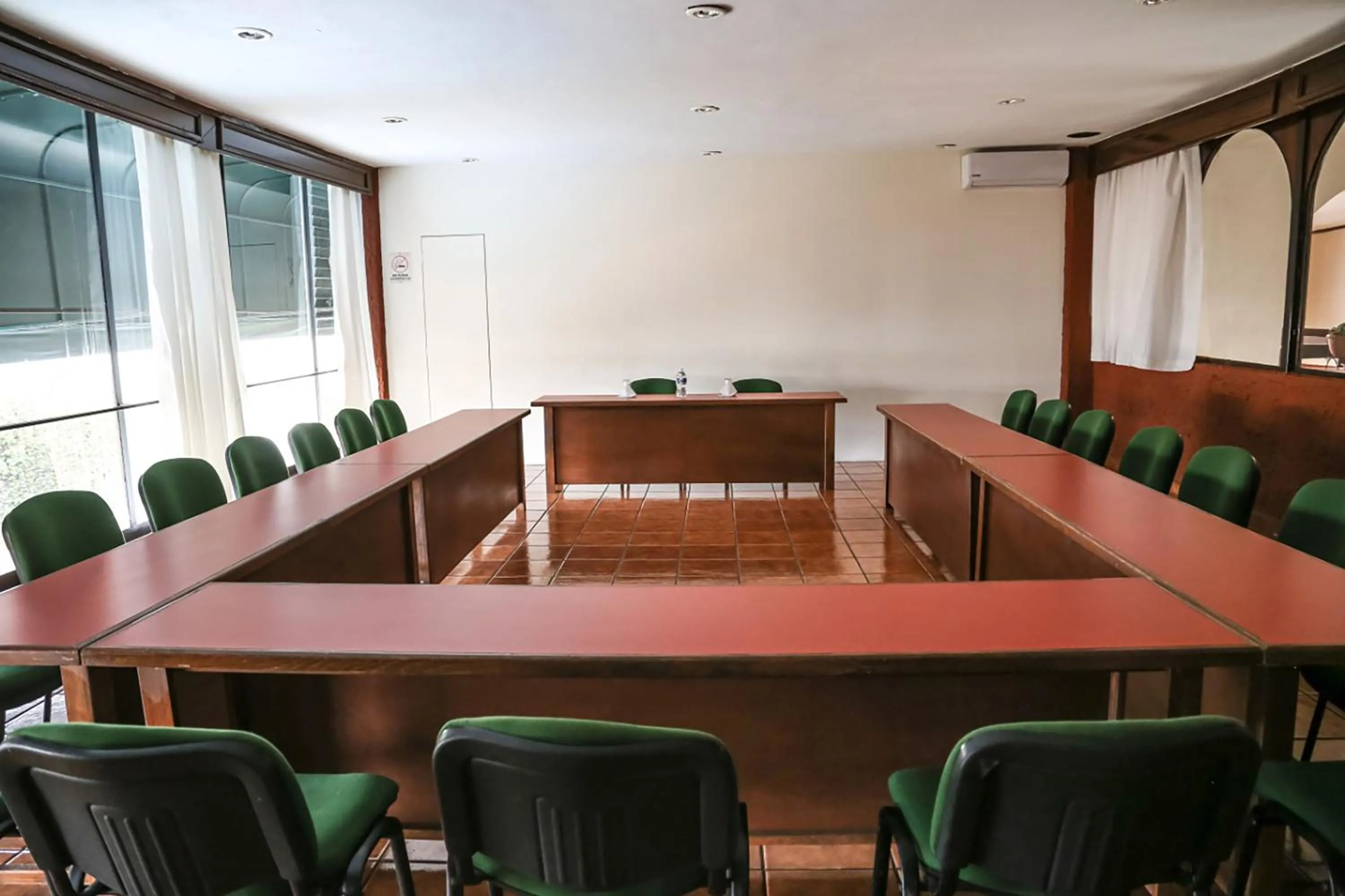 Meeting/conference room in Hotel & Suites Villa del Sol