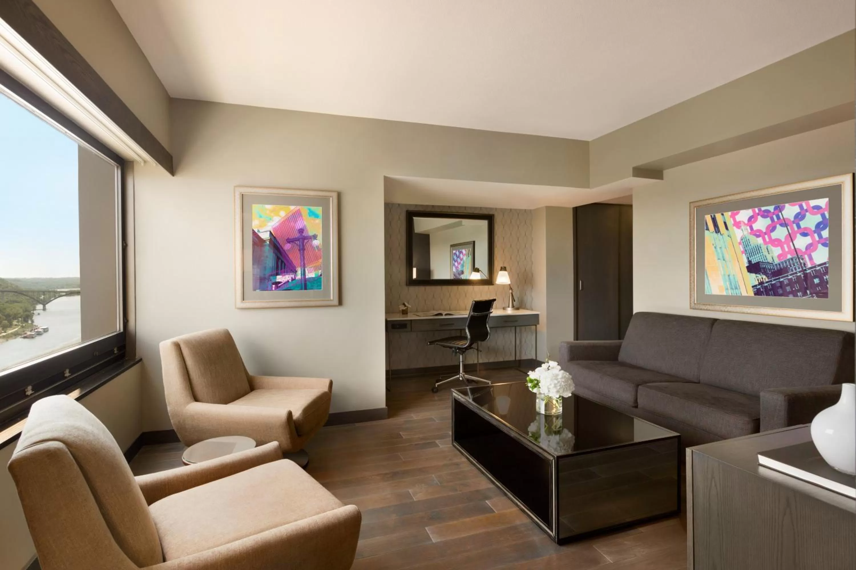 Photo of the whole room in InterContinental St. Paul Riverfront by IHG