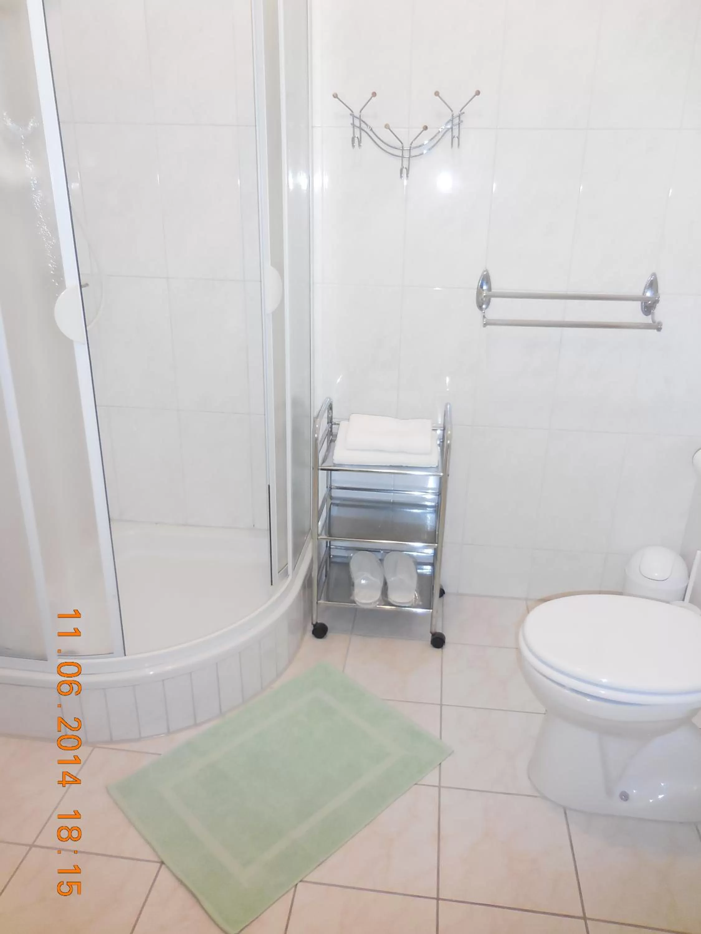 Shower in Hotel Athos