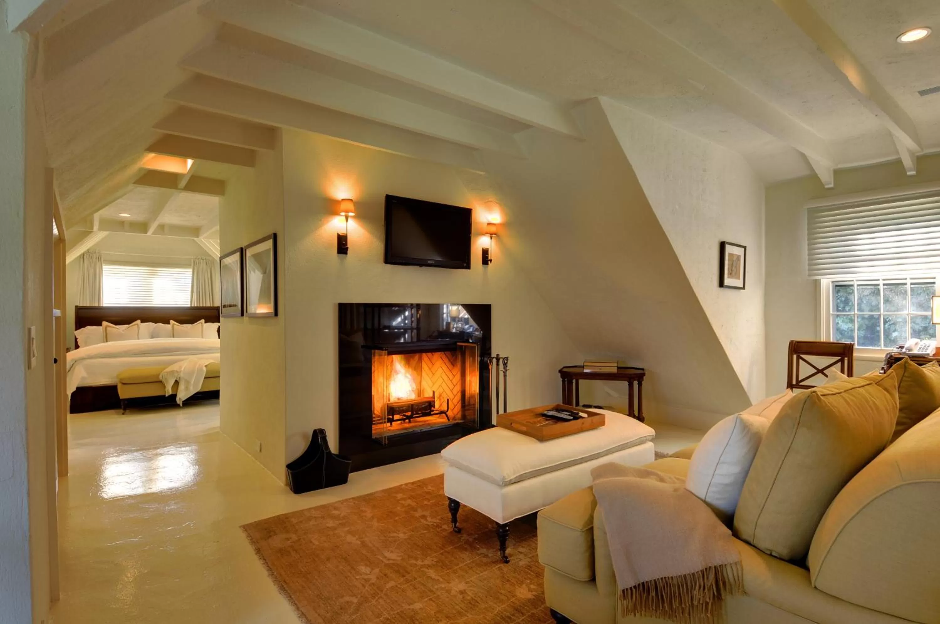 Seating area, Bed in The Baker House 1650