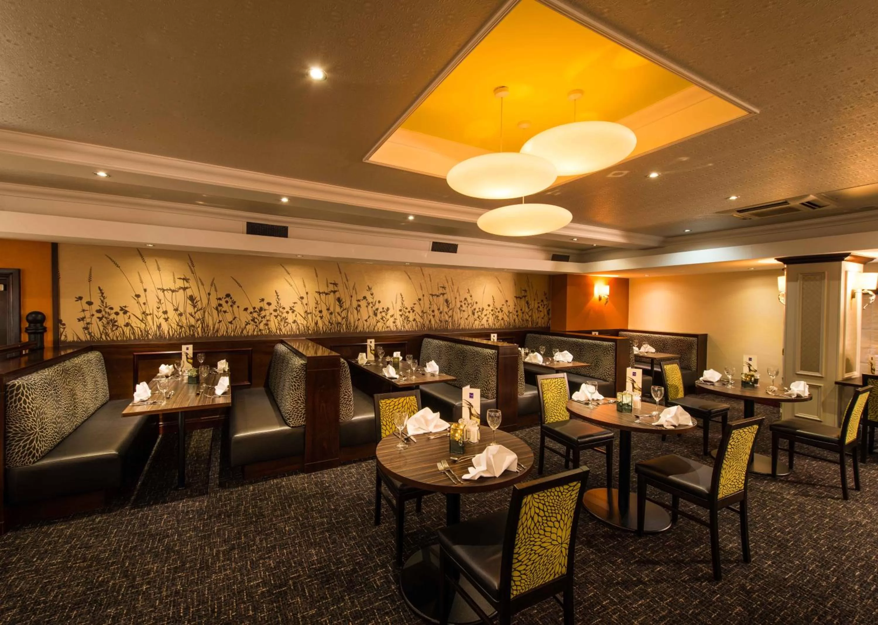 Restaurant/places to eat in Leonardo Inn Glasgow West End