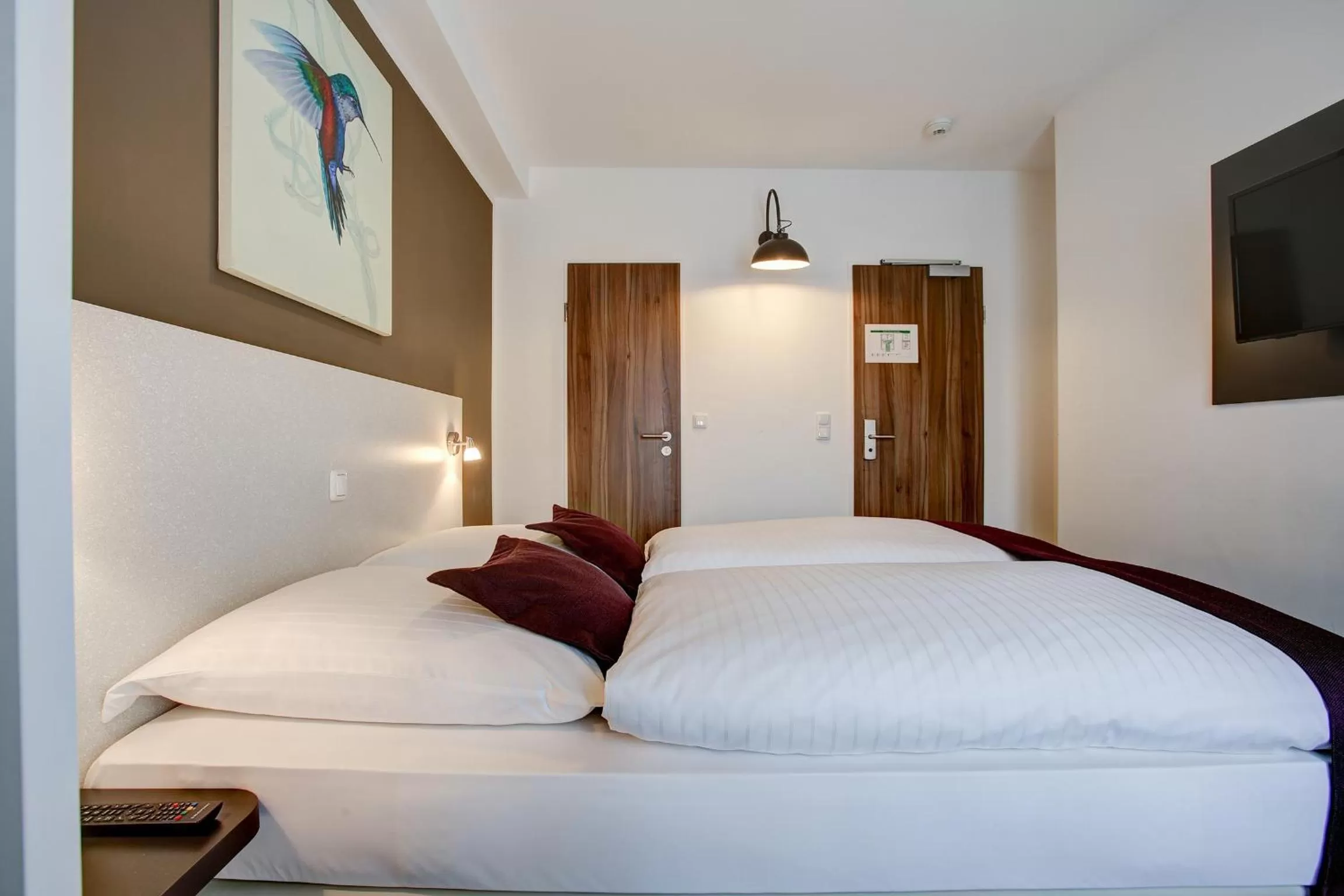 Photo of the whole room, Bed in Hotel West