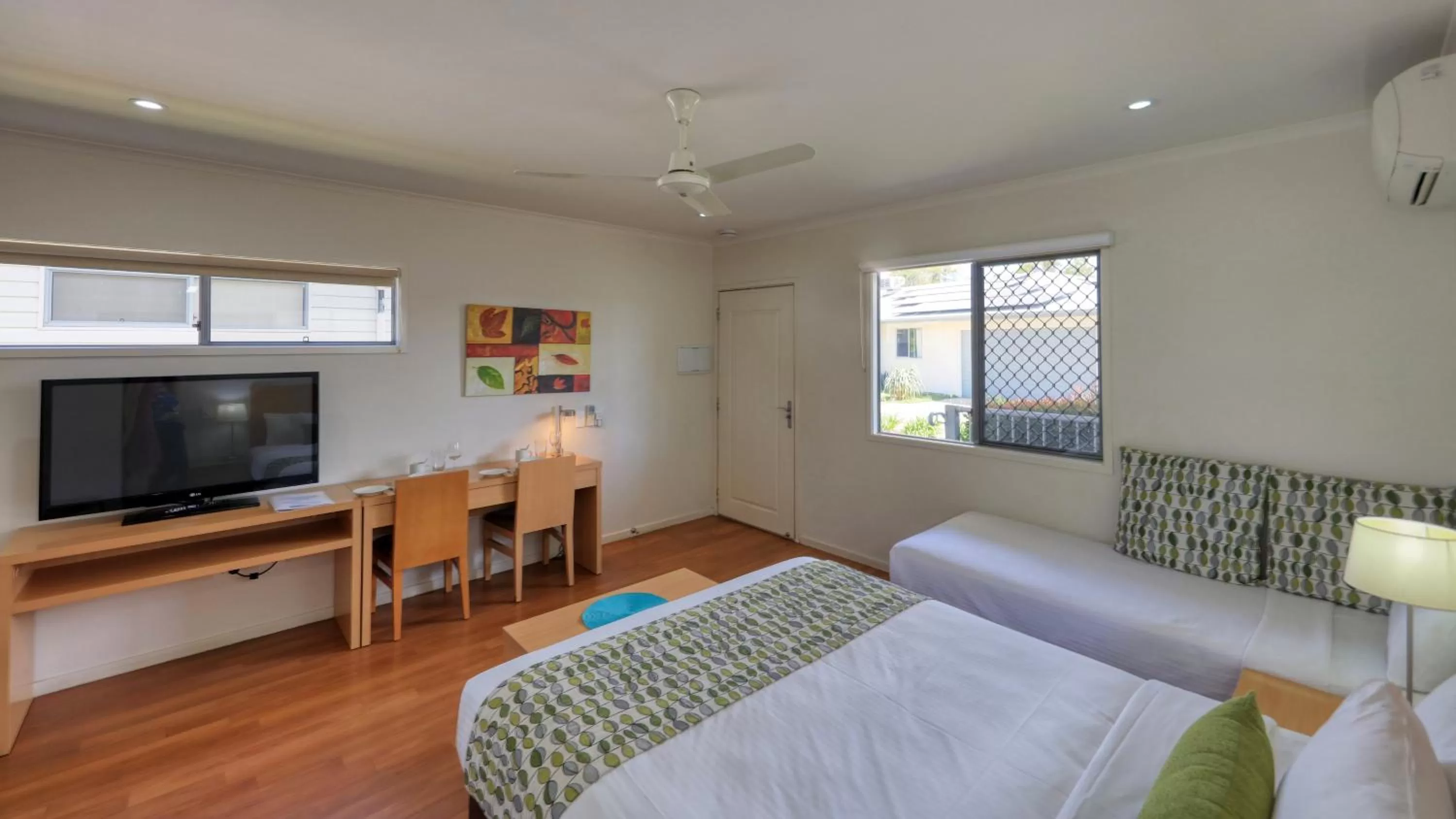 Bed in Chinchilla Motor Inn