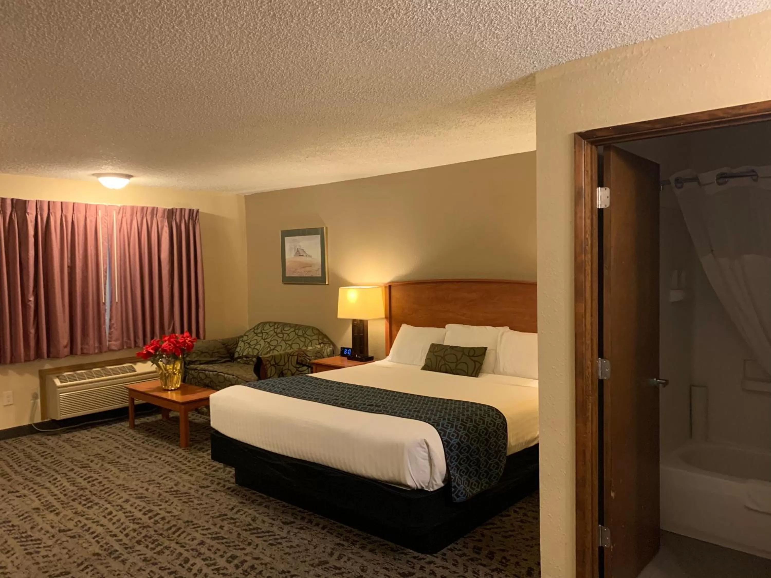 Bed in Sunset Inn - John Day