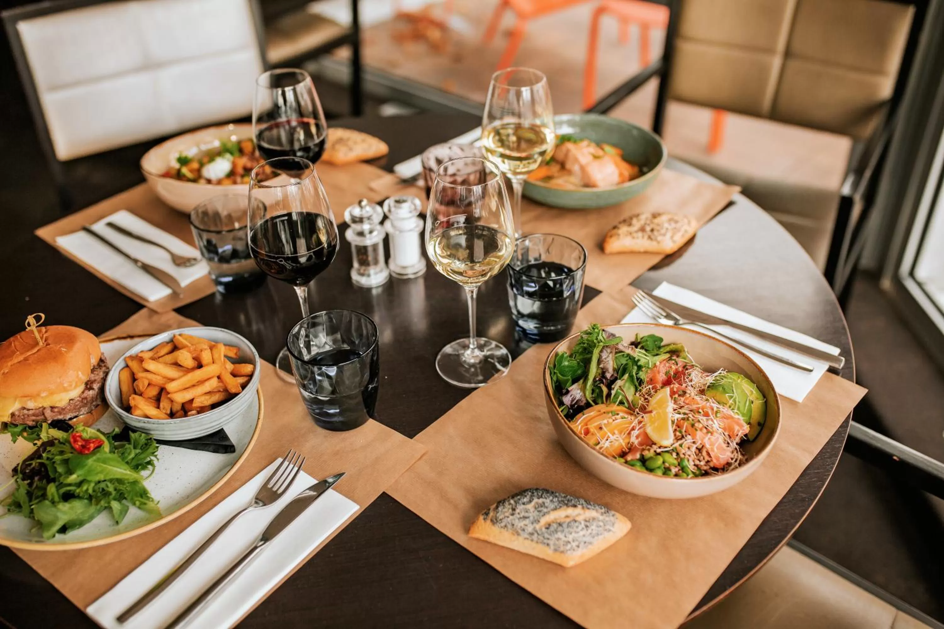 Restaurant/places to eat in B&B HOTEL Lyon Nord 4 étoiles