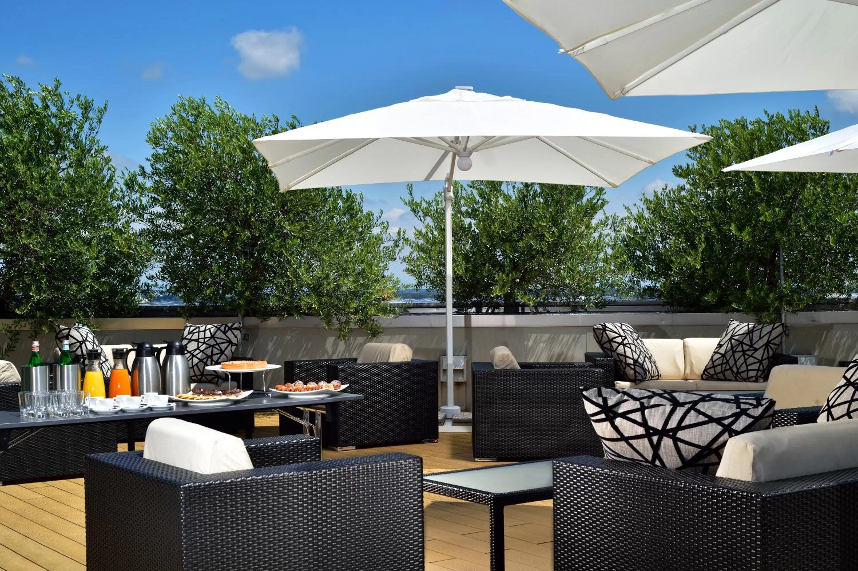 Balcony/Terrace in UNA Hotels The One Milano Hotel & Residence