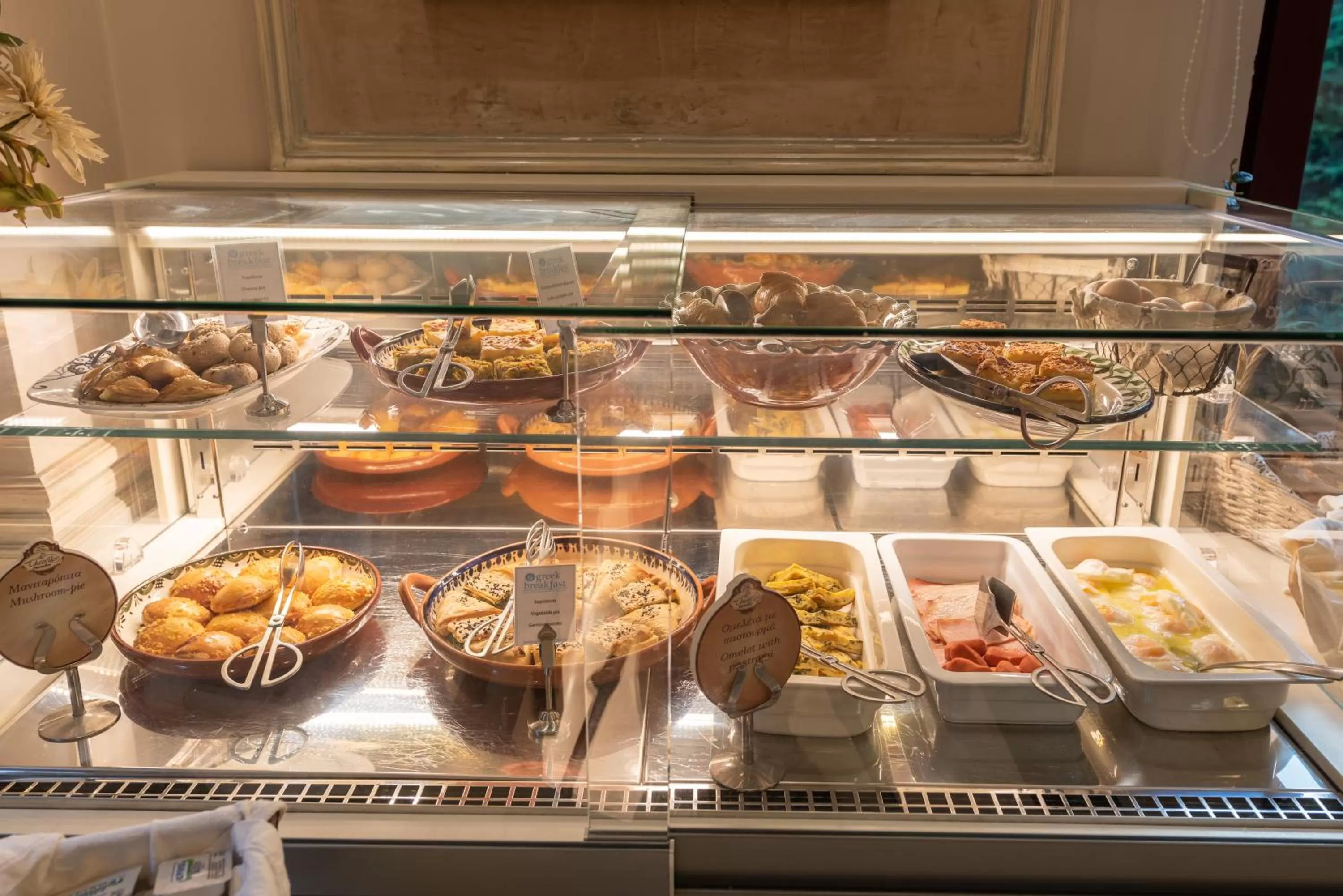 Food and drinks in Theofilos Paradise Boutique Hotel