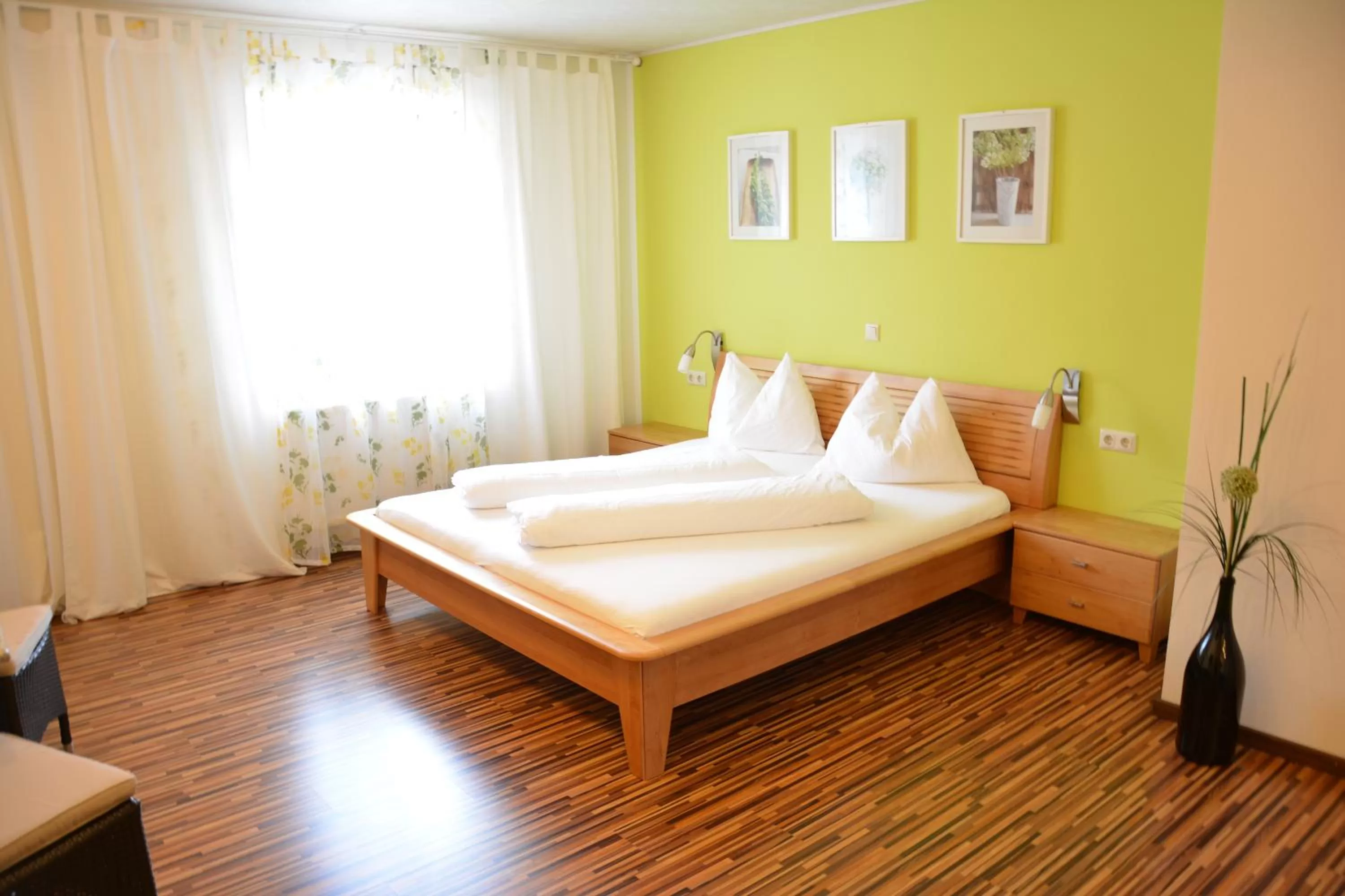 Bedroom, Bed in Hueber der Wirt