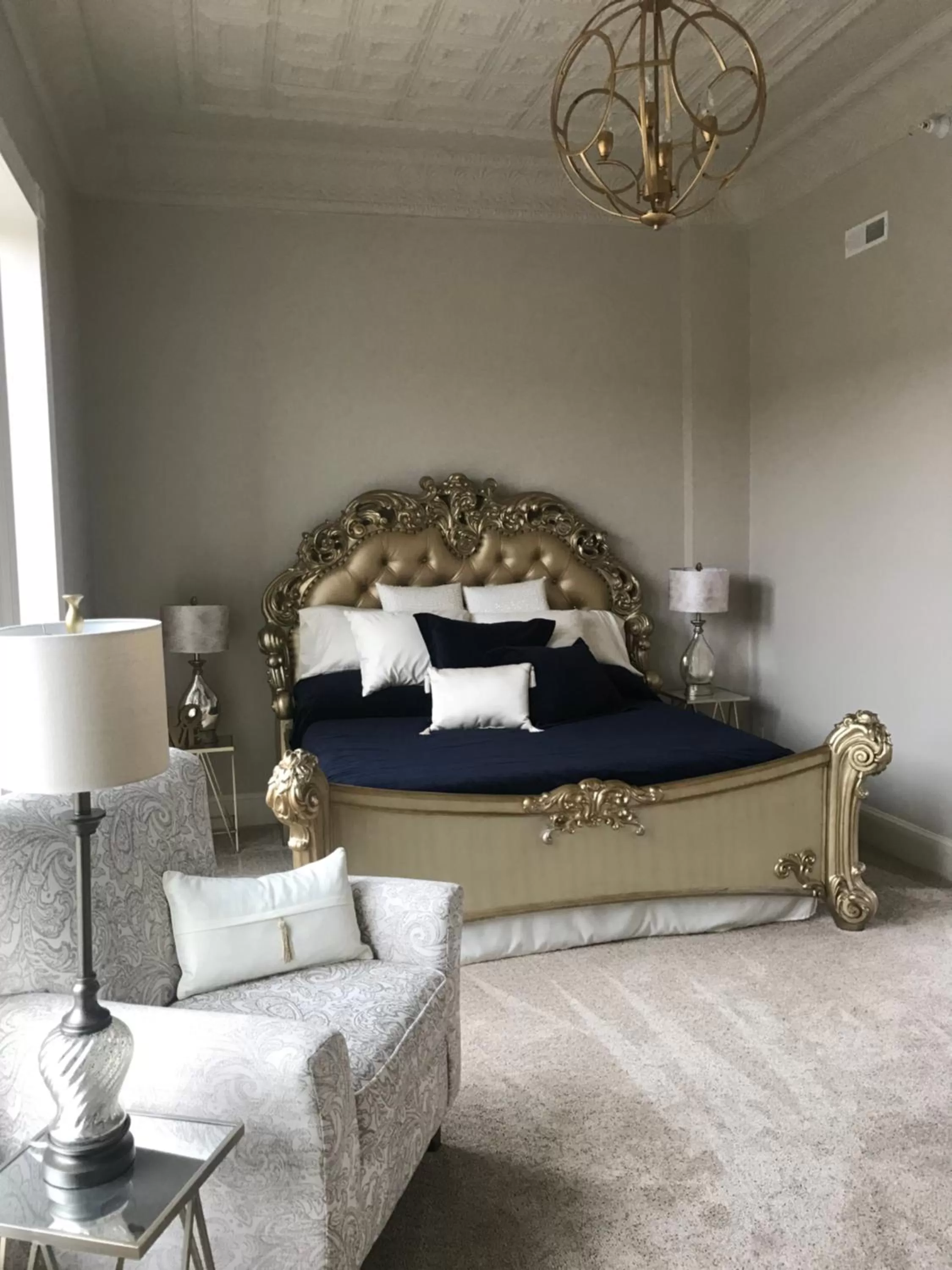 Bed in Inn On Central