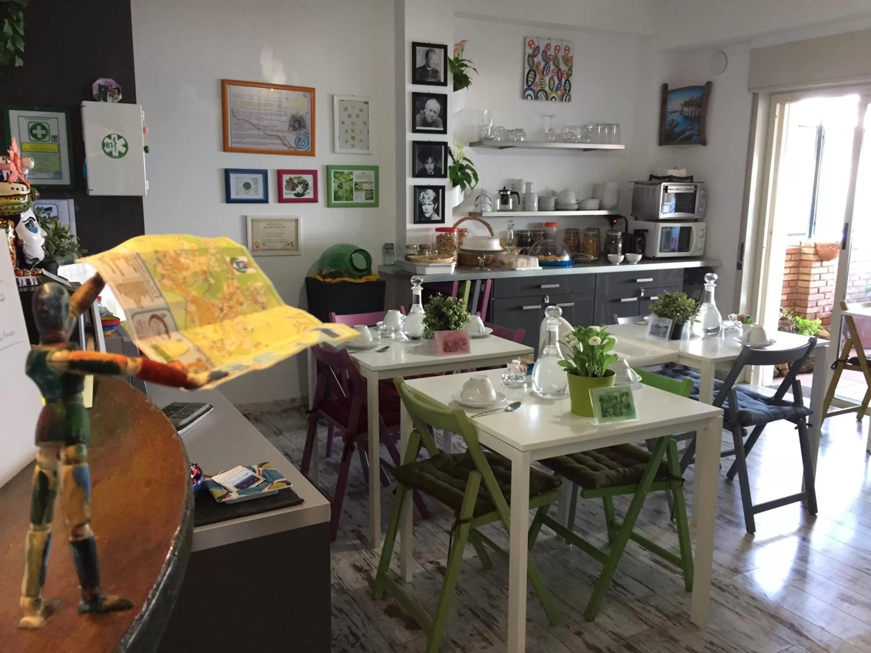 Communal kitchen in B&B La Terrazza Sul Mare Taormina