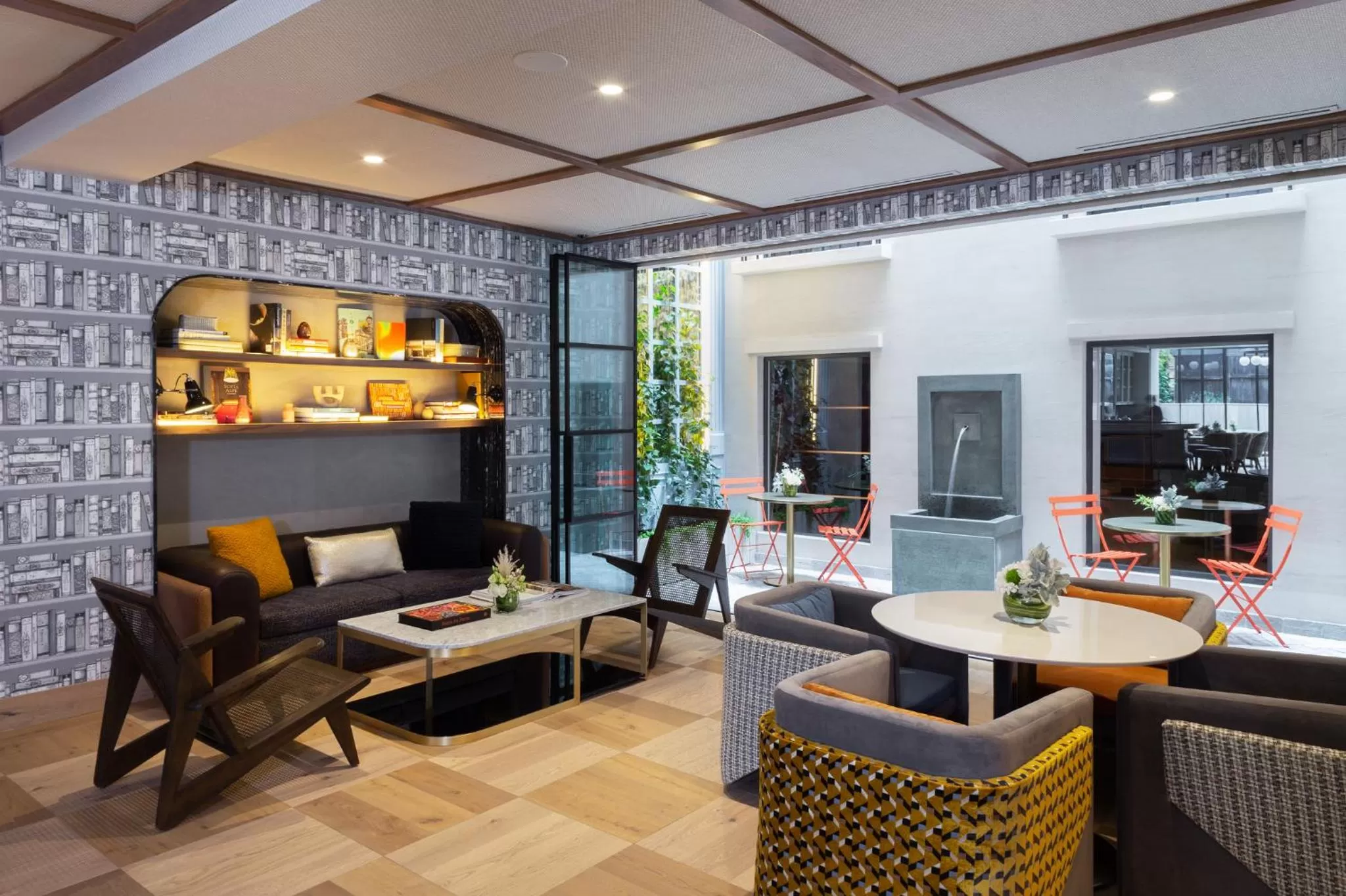 Lobby or reception in The Alest Hotel