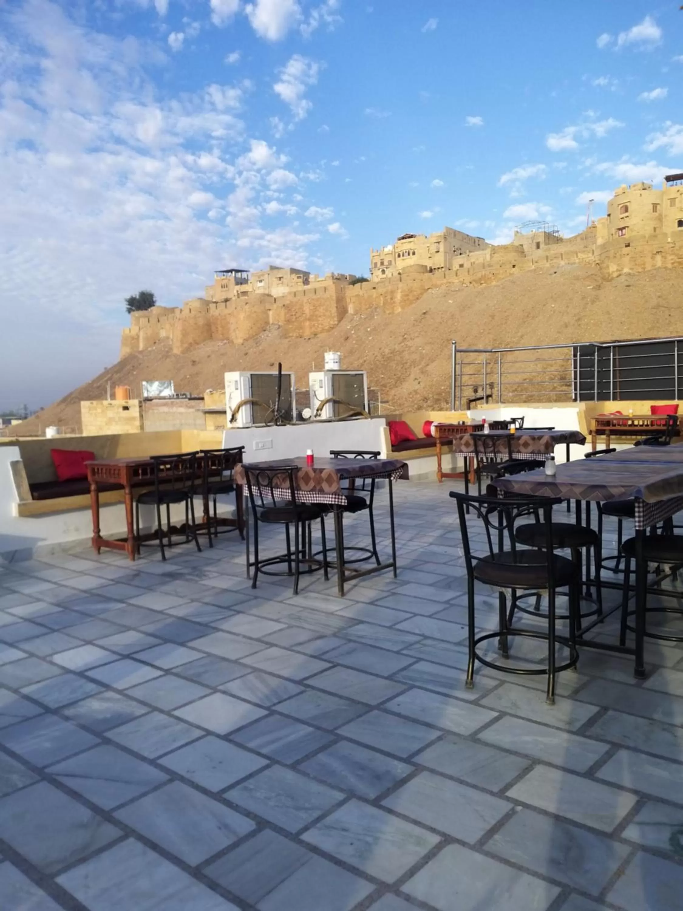 Property building, Restaurant/Places to Eat in Hotel Garh Vila