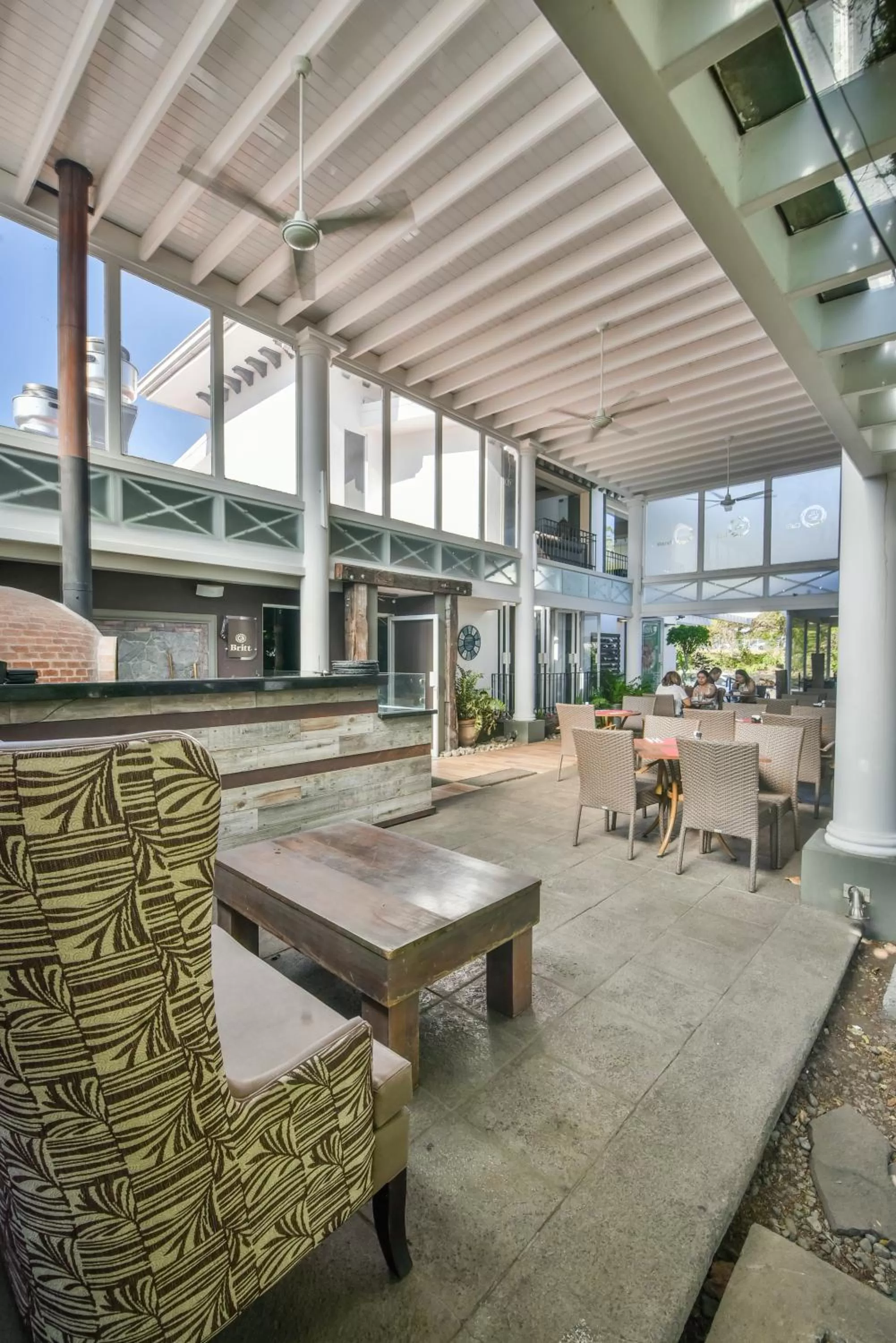 Restaurant/places to eat in La Riviera Hotel