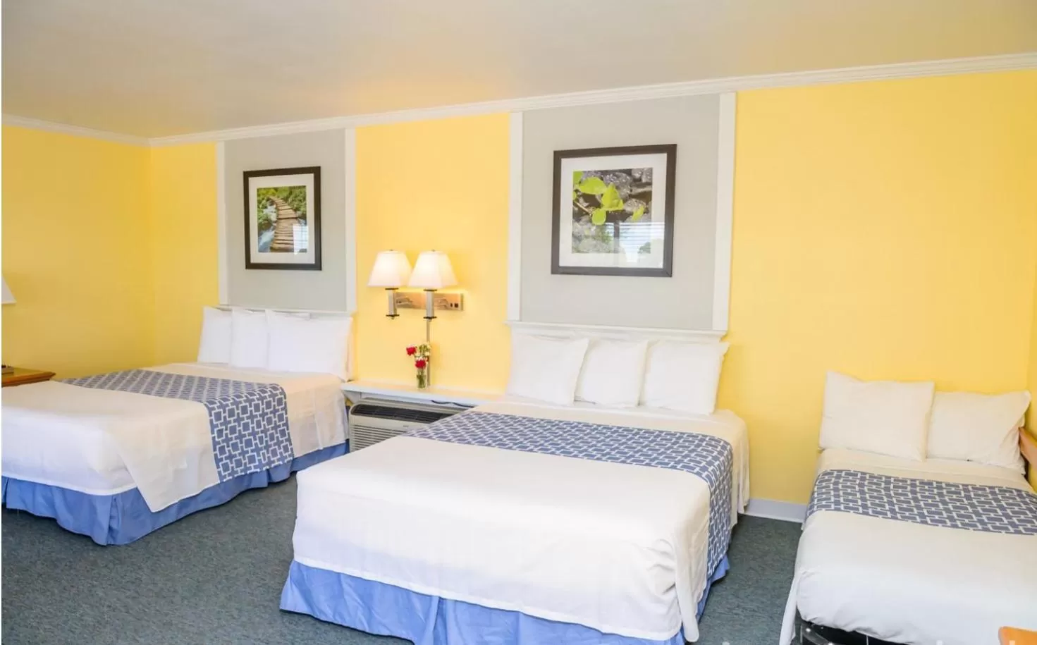 Bedroom, Bed in Land O Nod Inn