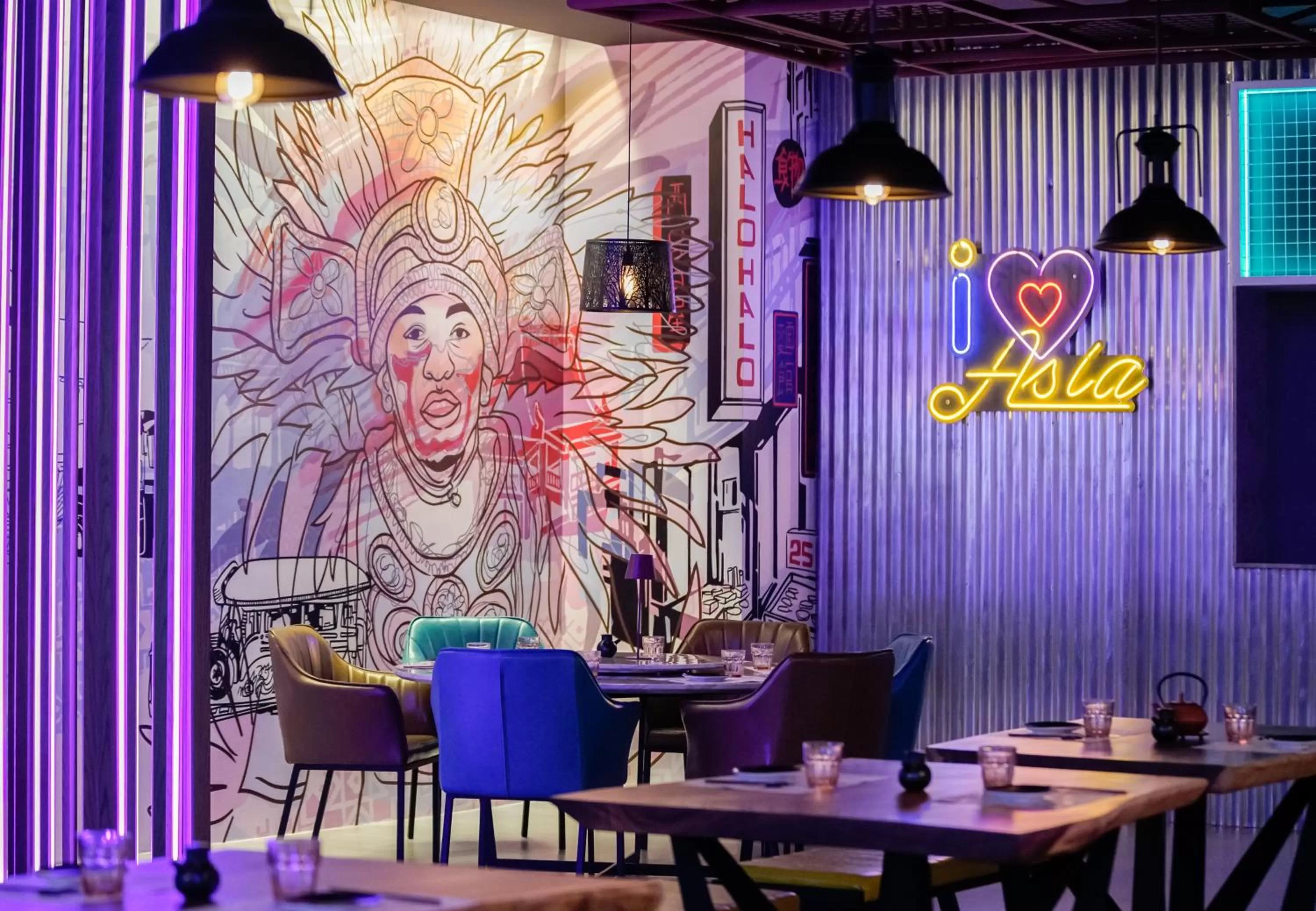 Restaurant/places to eat in Edge Creekside Hotel