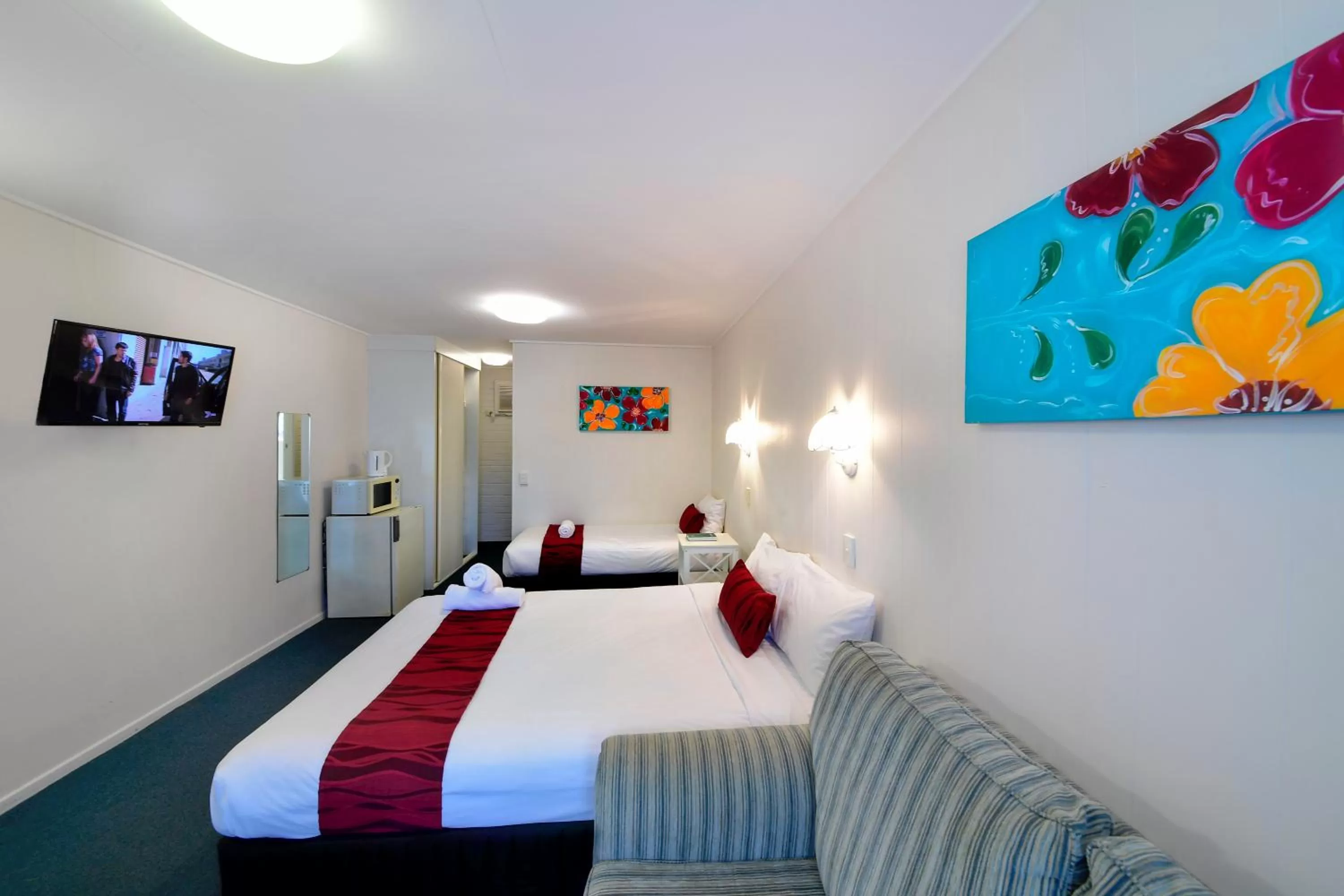 Bed in Aspley Motor Inn