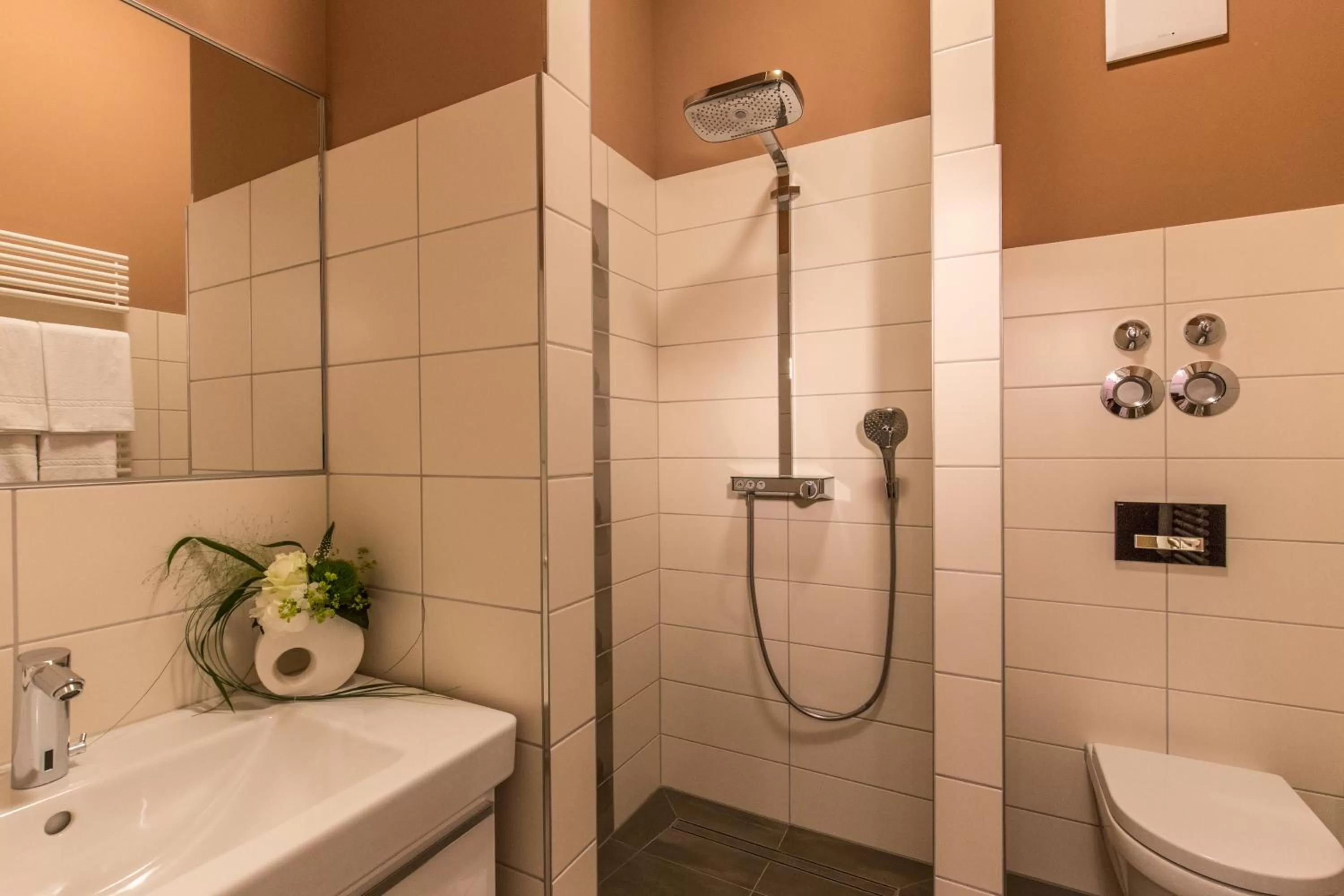 Shower in Grande Albergo Giancarlo