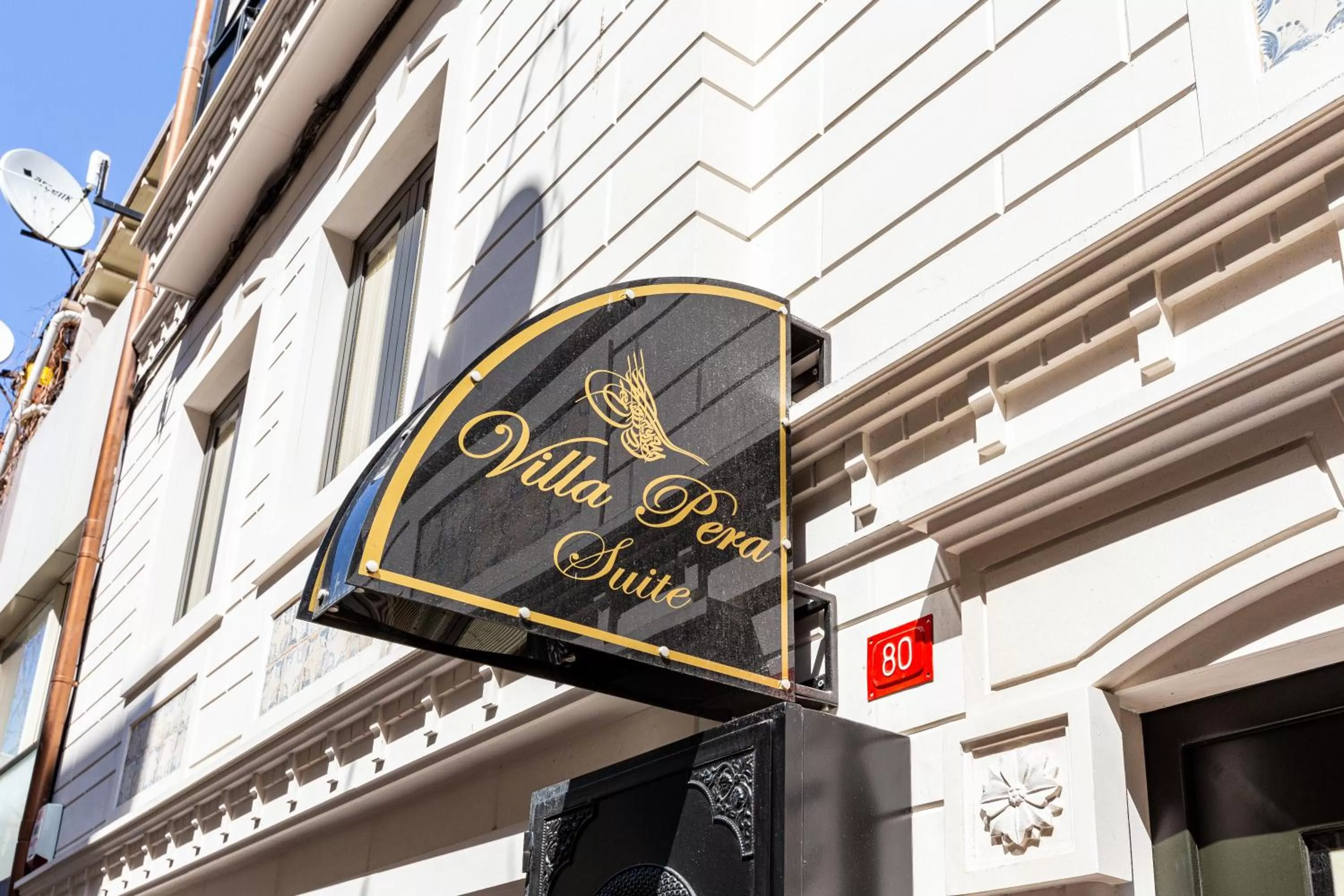 Street view in Villa Pera Suite Hotel