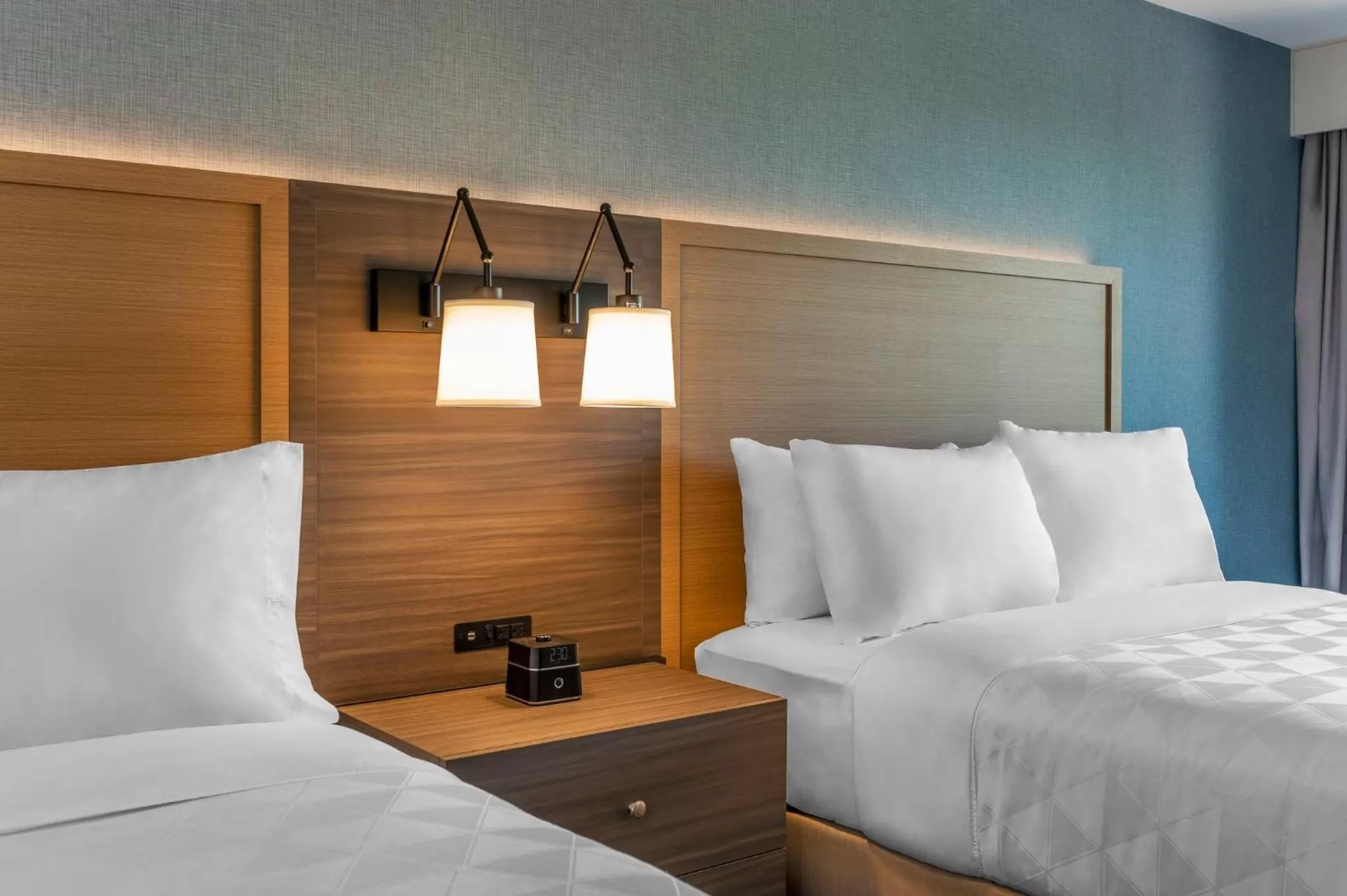 Photo of the whole room, Bed in Holiday Inn Kingston - Waterfront by IHG