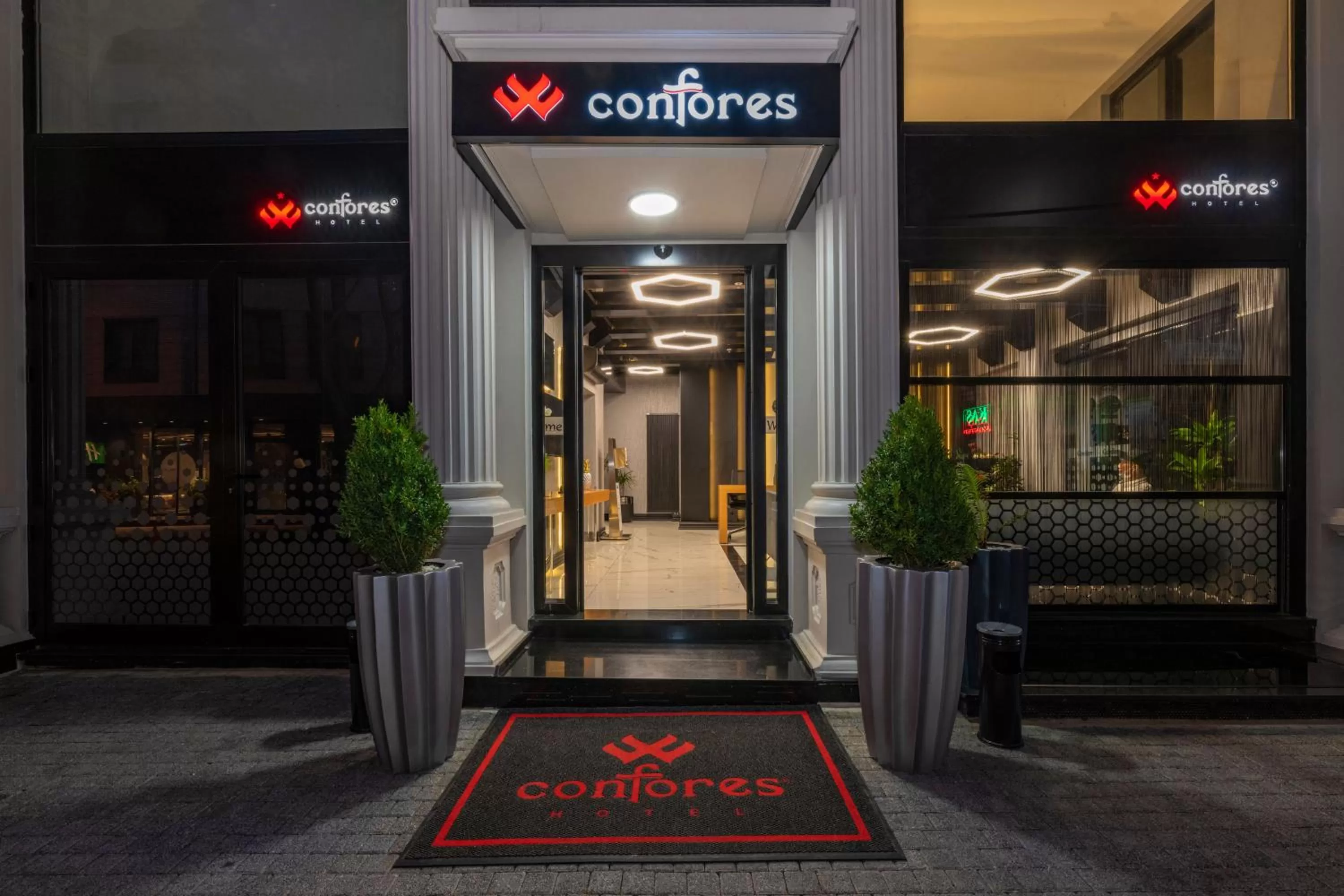Facade/entrance in Confores Hotel