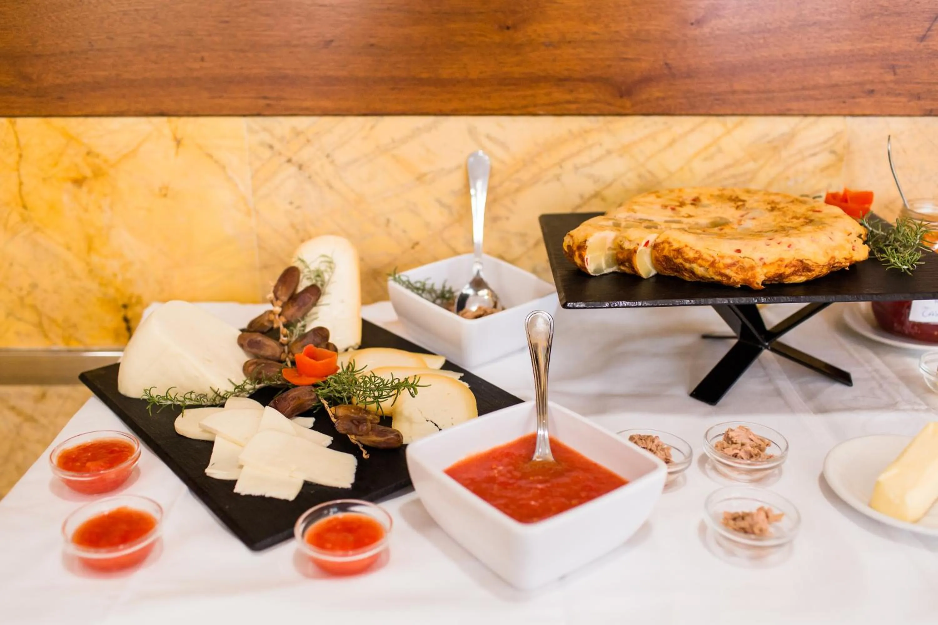 Food and drinks in Sagitario Hostal Ciutadella