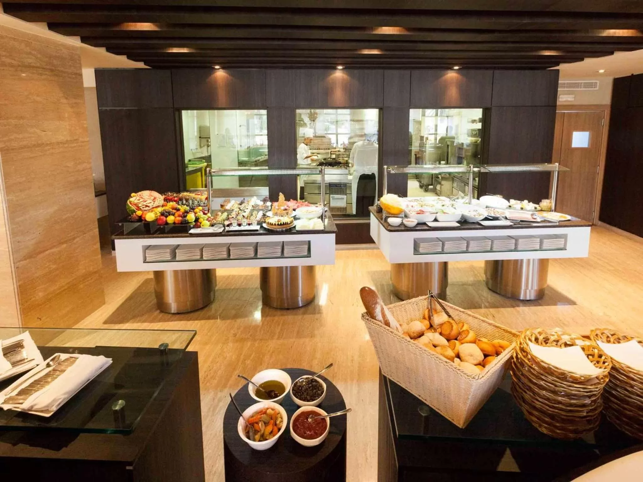 Restaurant/places to eat in Novotel Tunis