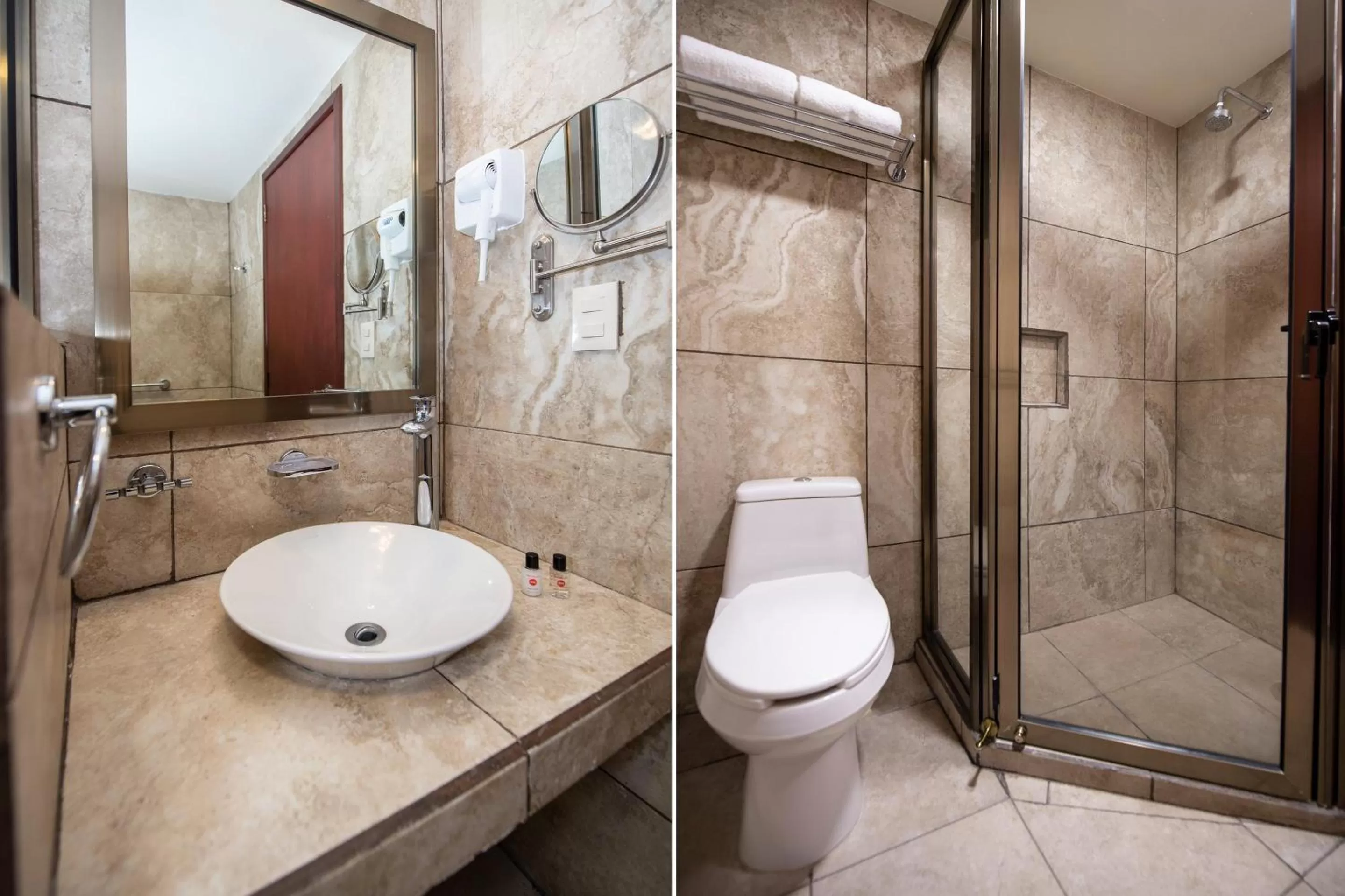 Bathroom in Hotel Senorial