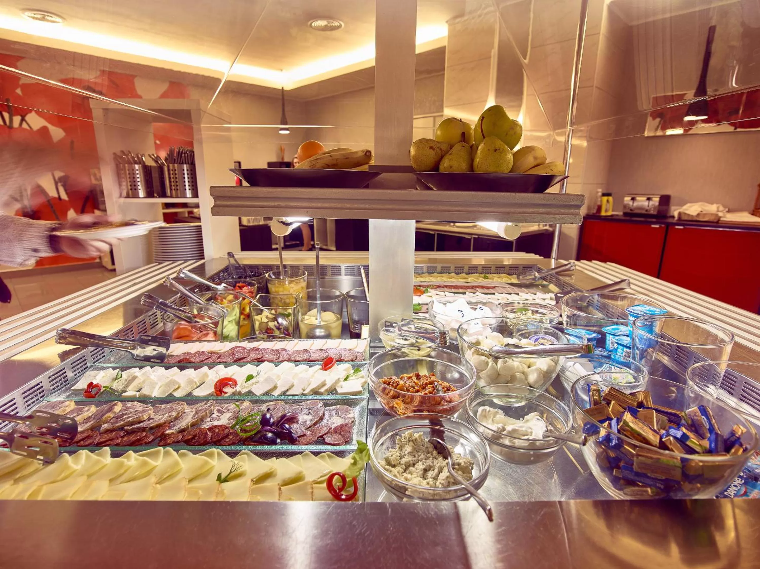 Breakfast in Continental Forum Arad