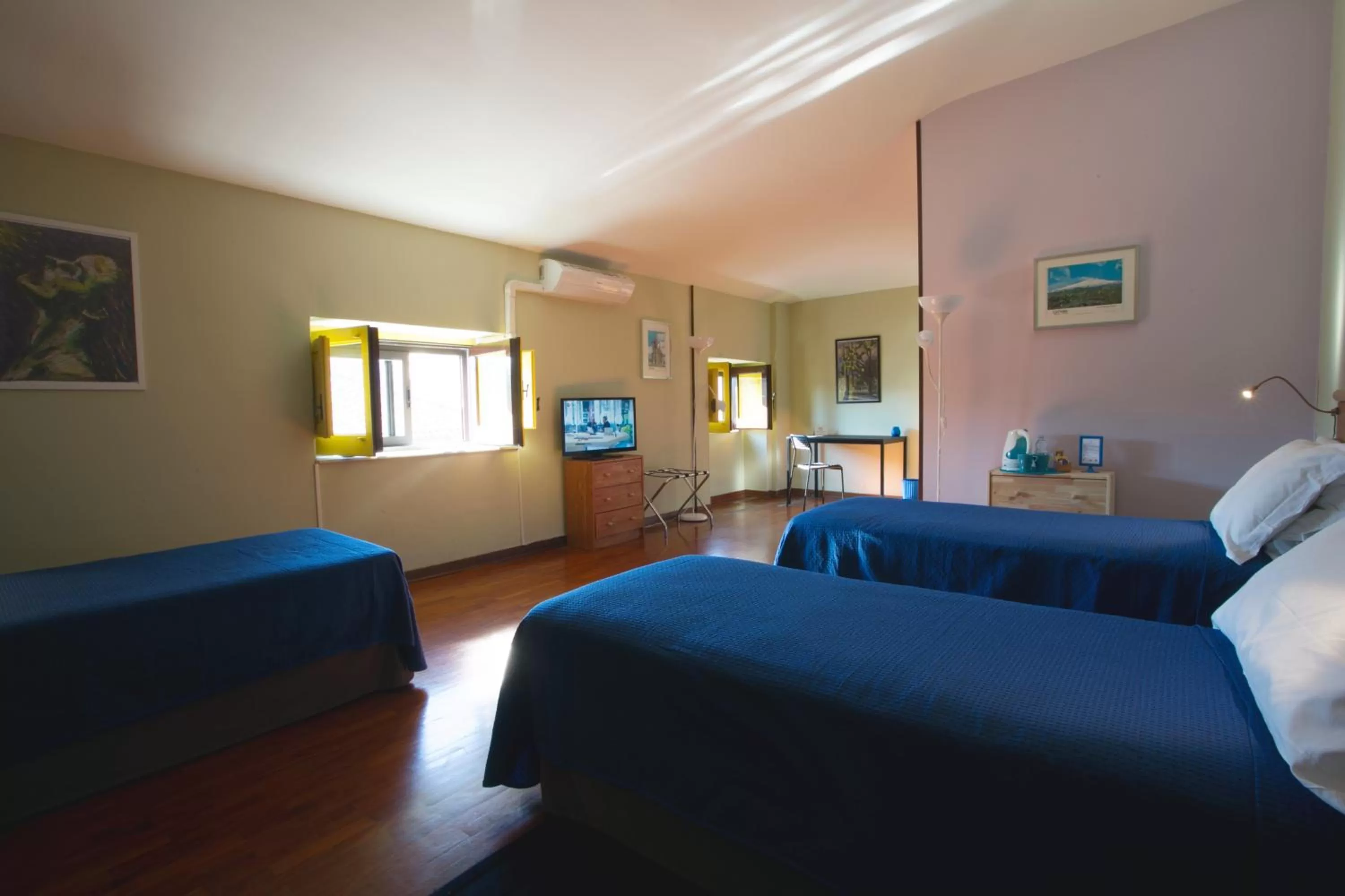 Photo of the whole room, Bed in Liodoro Catania B&B