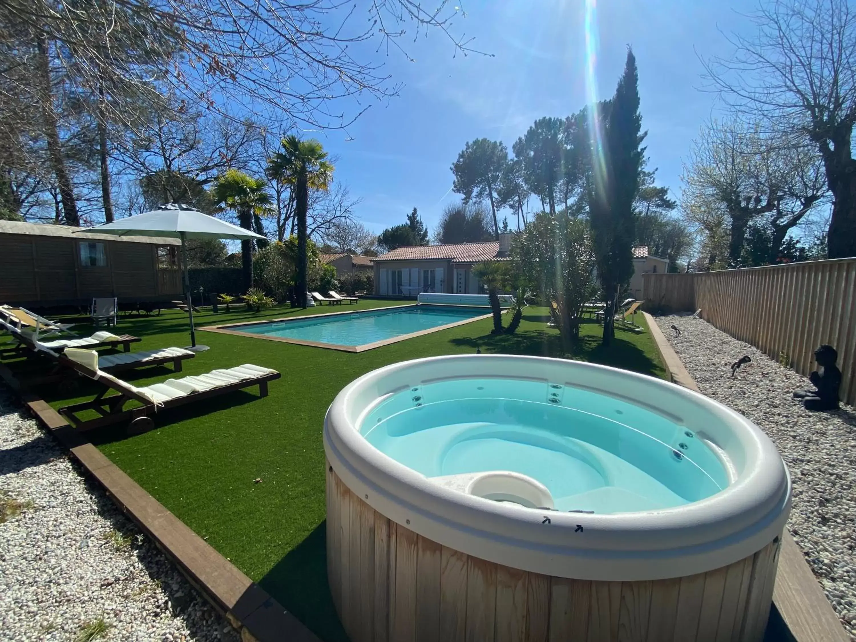Garden, Swimming Pool in VILLA HERBERT Chambres d'hôtes Gîte Soirée étape Garden, Swimming Pool in VILLA HERBERT Chambres d'hôtes Gîte Soirée étape