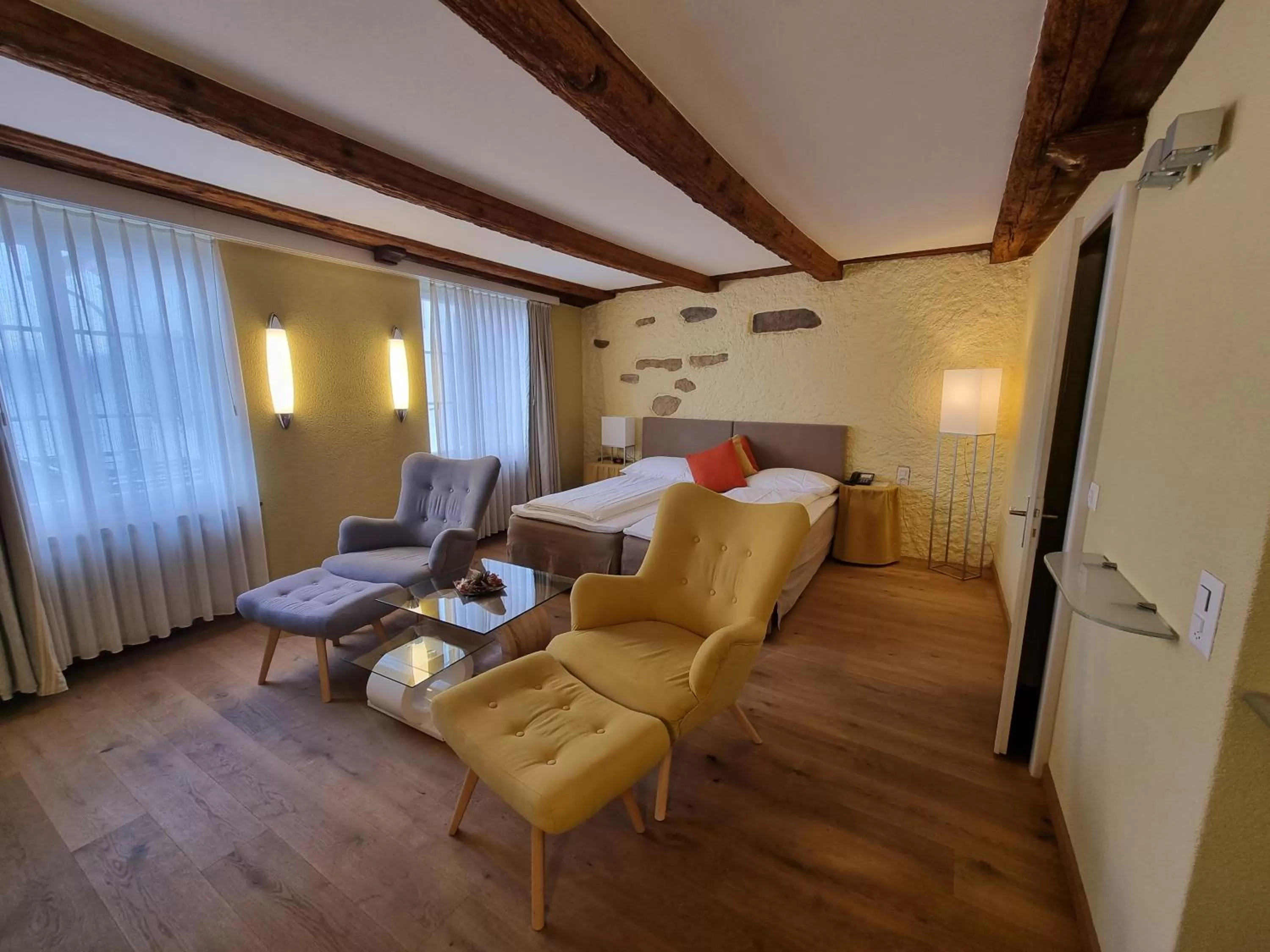 Photo of the whole room, Bed in Hotel Murtenhof & Krone